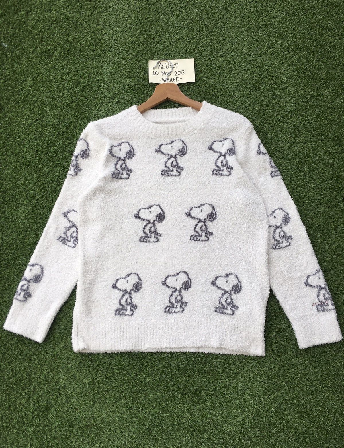 image of Peanuts Co x Vintage Peanuts Snoopy Sweatshirt in White, Men's (Size Medium)