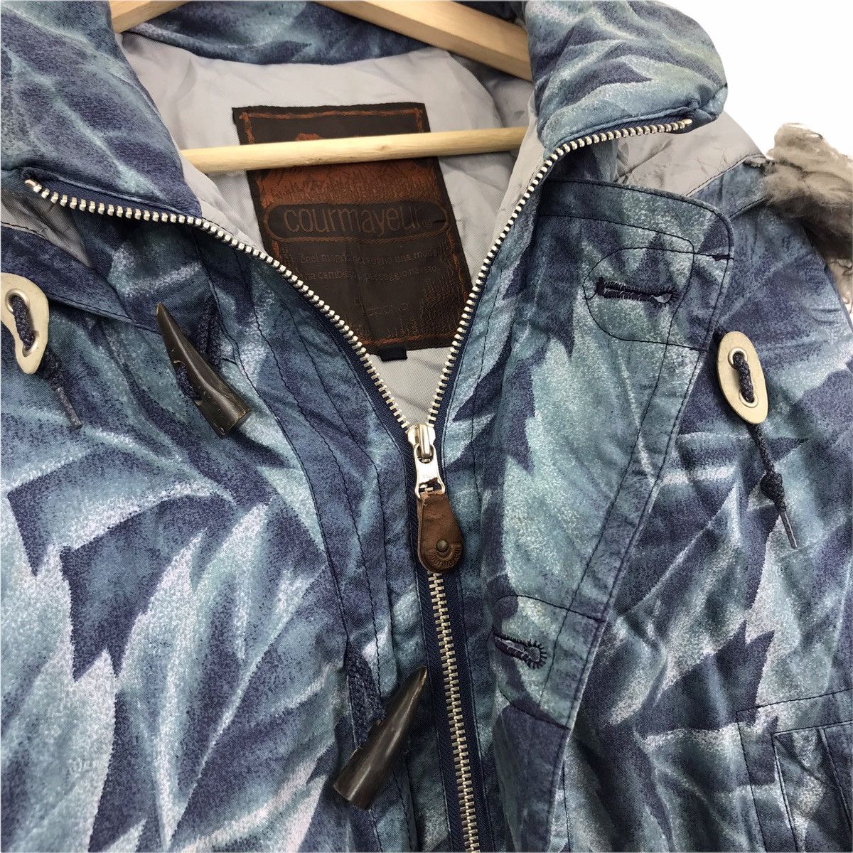 Japanese Brand COURMAYEUR Leaf Overprint Japanese Brand Ski Outdoor Jacket Size US L / EU 52-54 / 3 - 3 Thumbnail