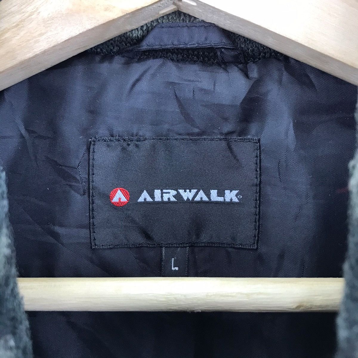 Airwalk AIRWALK Camouflage Skateboard Japanese Brand Vest Camo Size US L / EU 52-54 / 3 - 4 Thumbnail