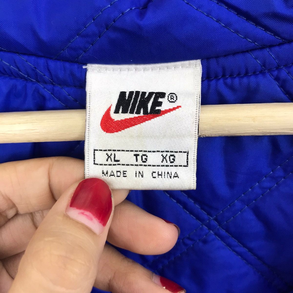 Nike Vintage NIKE SWOOSH Big Logo Hoodie Parka Jacket Size US XL / EU 56 / 4 - 4 Thumbnail