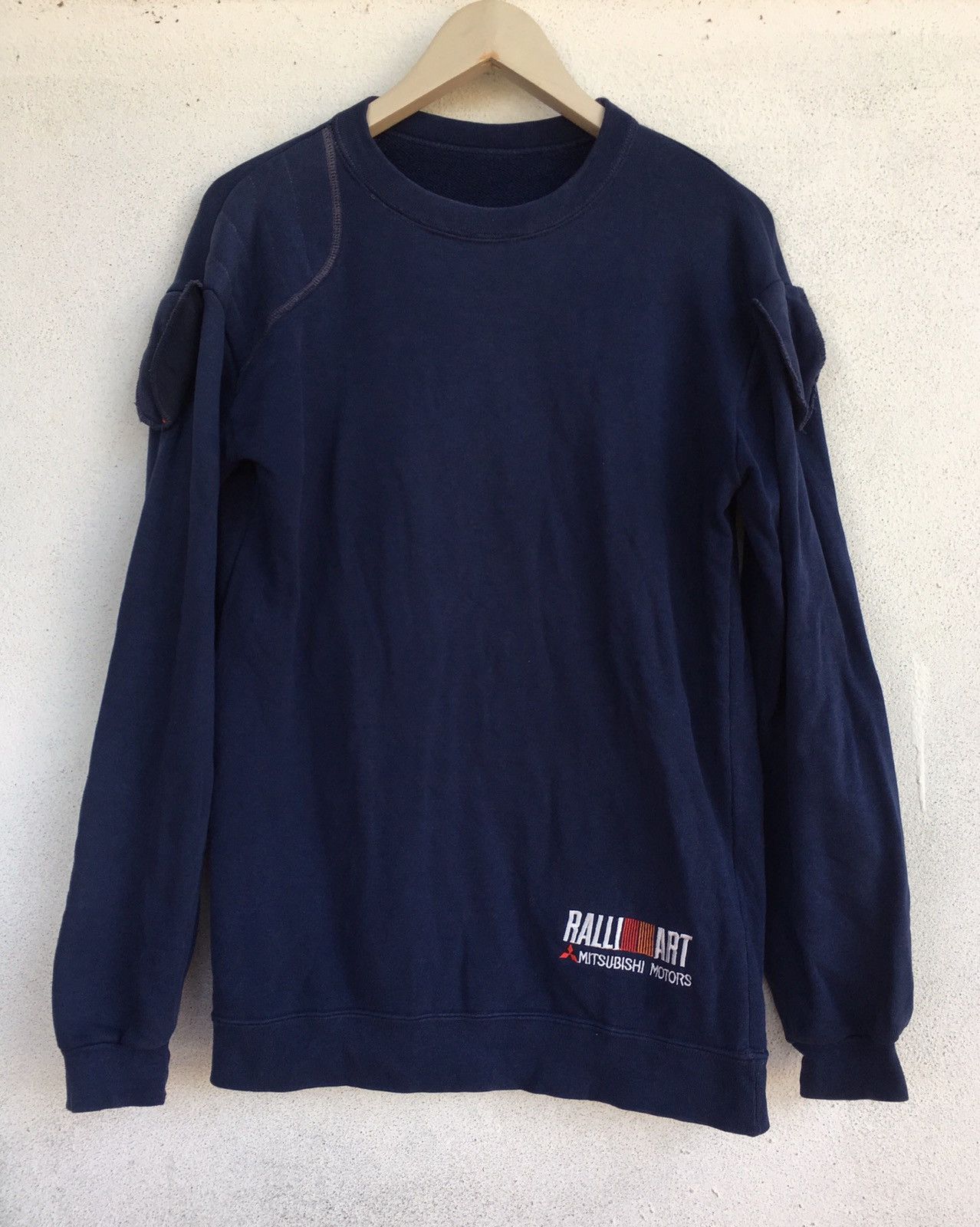 Vintage Vintage RALLI ART Mitsubishi Motors Sweatshirt Size US M / EU 48-50 / 2 - 1 Thumbnail