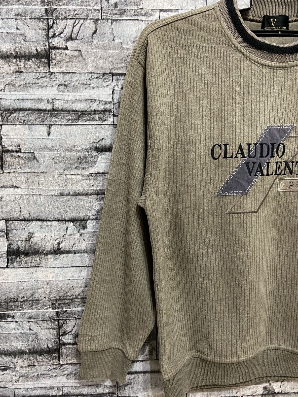 Valentino Vintage Claudio Valentino sweatshirt big logo fit M Size US M / EU 48-50 / 2 - 5 Thumbnail