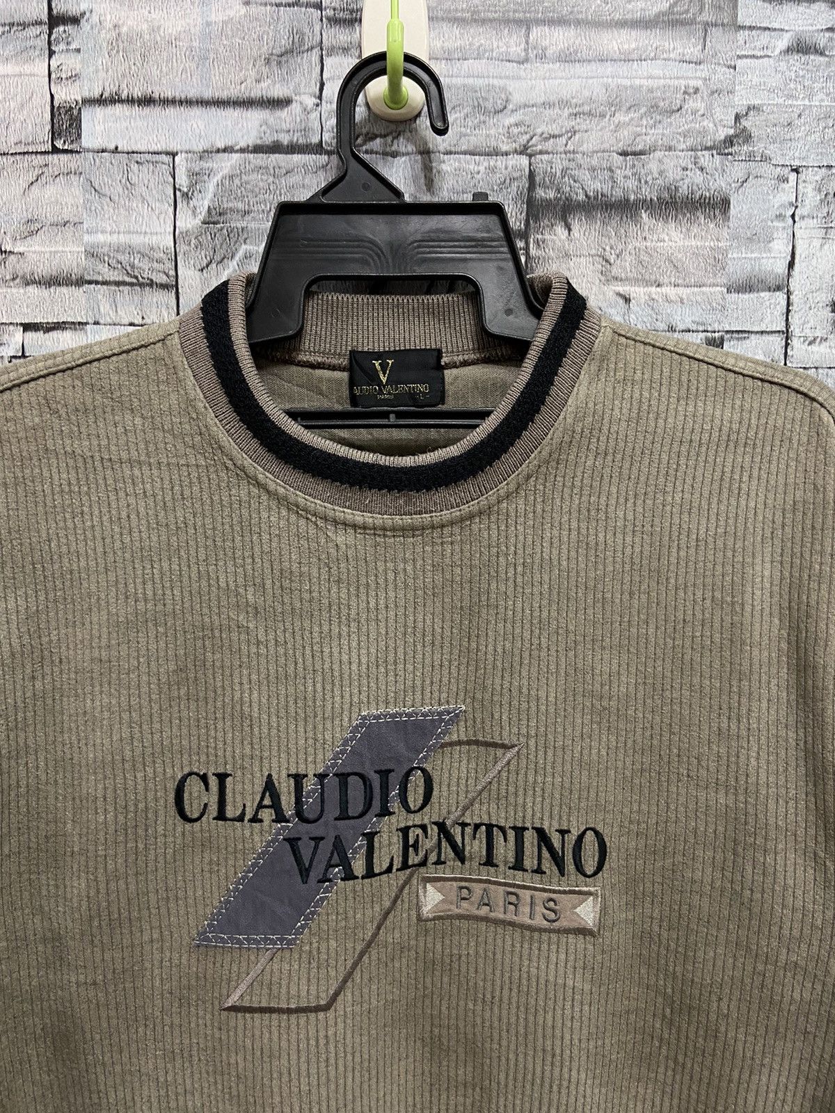 Valentino Vintage Claudio Valentino sweatshirt big logo fit M Size US M / EU 48-50 / 2 - 3 Thumbnail