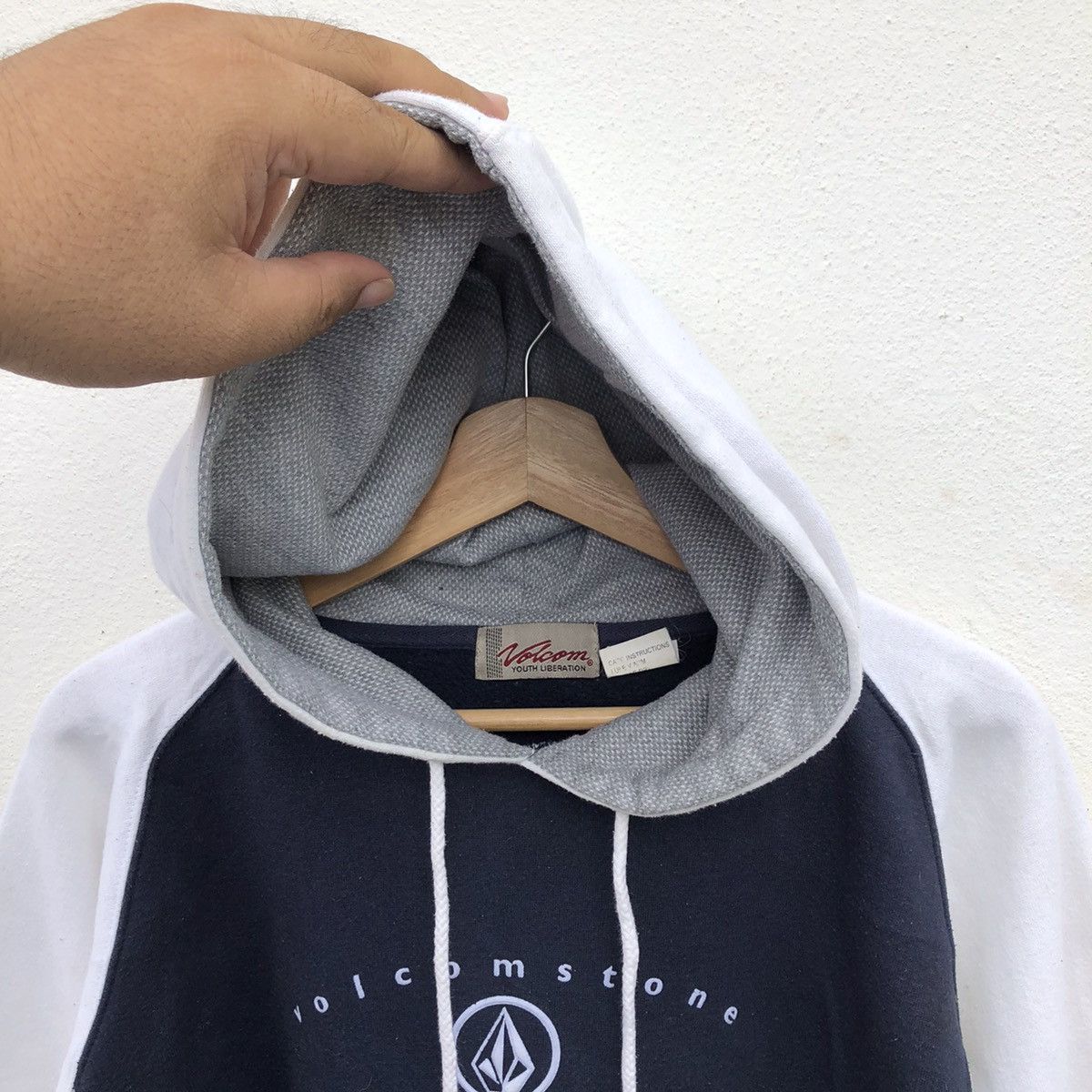 Japanese Brand HOODIE VOLCOM STONE YOUTH LIBERATION BIG LOGO Size US S / EU 44-46 / 1 - 5 Thumbnail