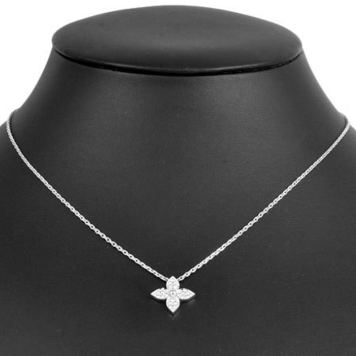 Louis Vuitton Star Blossom Pendant, White Gold And Diamonds (Q93622)