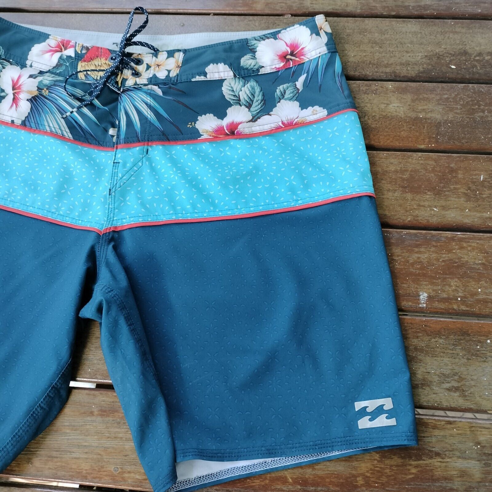 Billabong Billabong Board Shorts Boardies Floral Platinum X Tribong Size US 36 / EU 52 - 5 Thumbnail