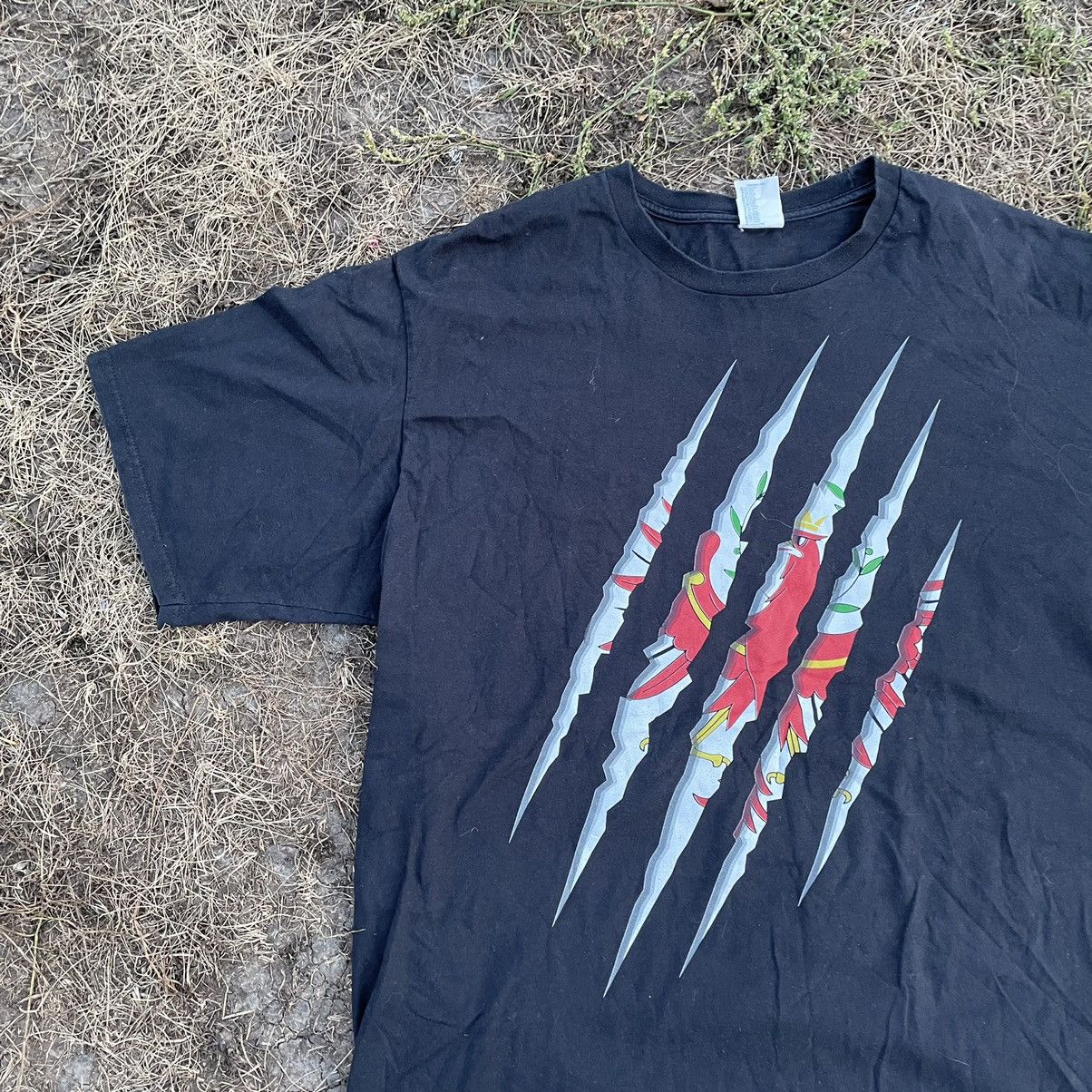 Vintage Vintage Y2K Graphic Tee Claw Scratch Horror Streetwear XL Size US XL / EU 56 / 4 - 3 Thumbnail