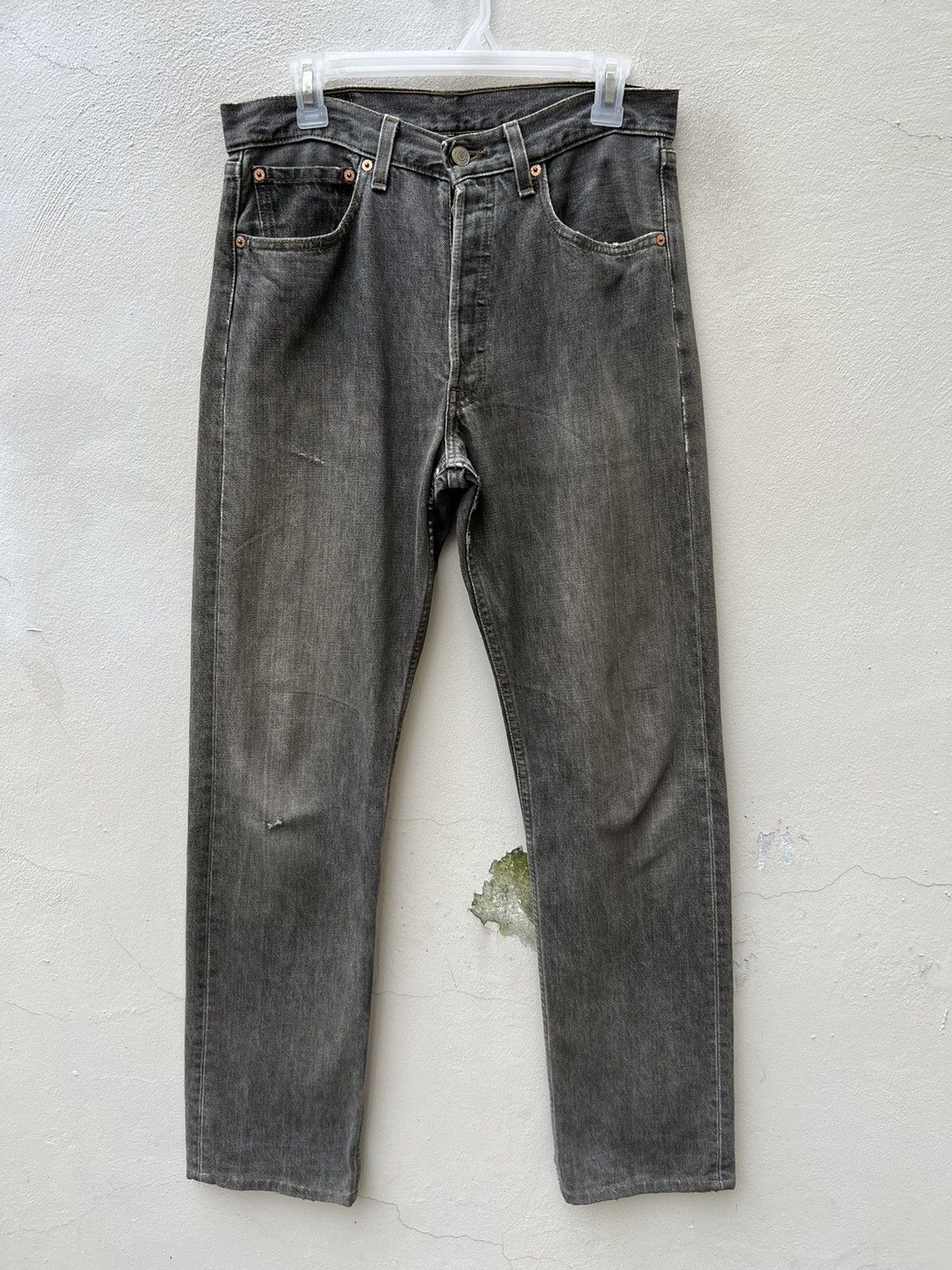Levi's Vintage 2000 Levi’s 501 Fade Black Distressed Denim Jeans Size US 31 - 3 Thumbnail