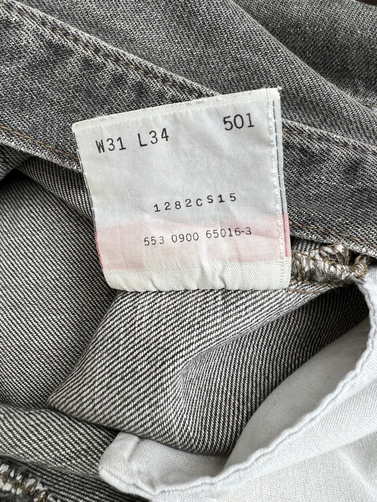 Levi's Vintage 2000 Levi’s 501 Fade Black Distressed Denim Jeans Size US 31 - 19 Thumbnail