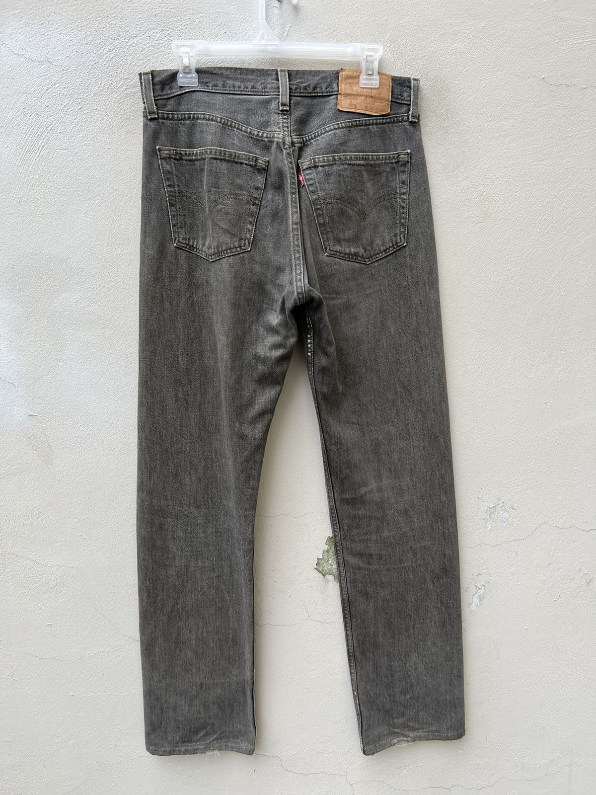 Levi's Vintage 2000 Levi’s 501 Fade Black Distressed Denim Jeans Size US 31 - 11 Thumbnail