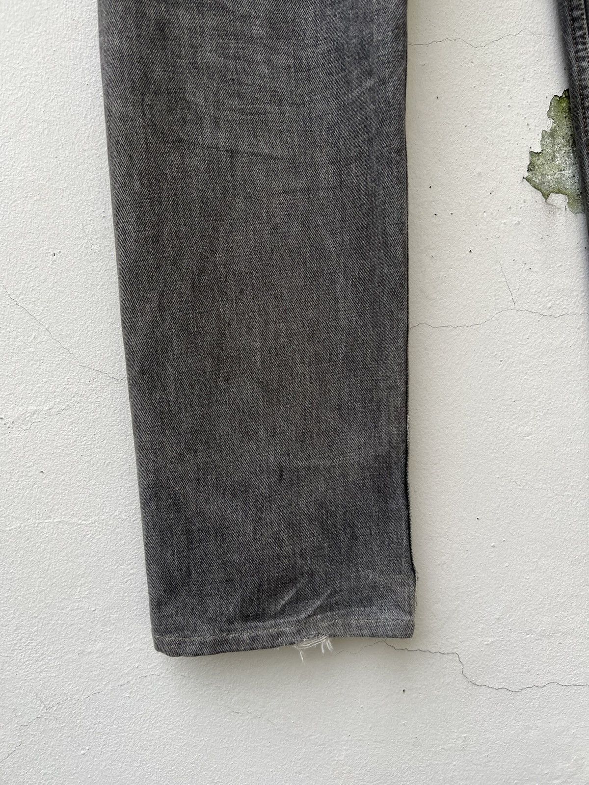 Levi's Vintage 2000 Levi’s 501 Fade Black Distressed Denim Jeans Size US 31 - 13 Thumbnail