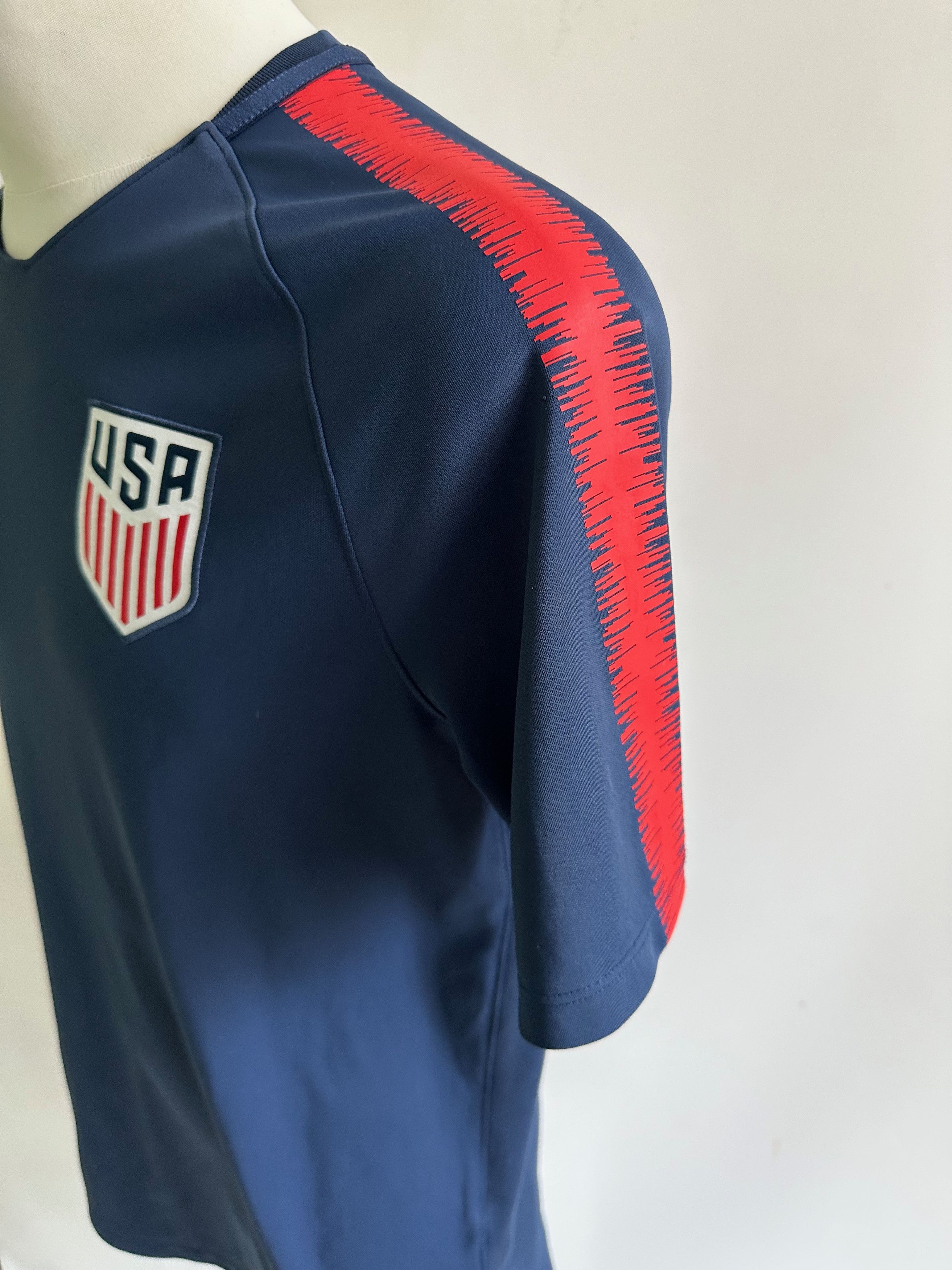 Nike 2018 Nike USA Training soccer jersey football national team Size US S / EU 44-46 / 1 - 8 Thumbnail