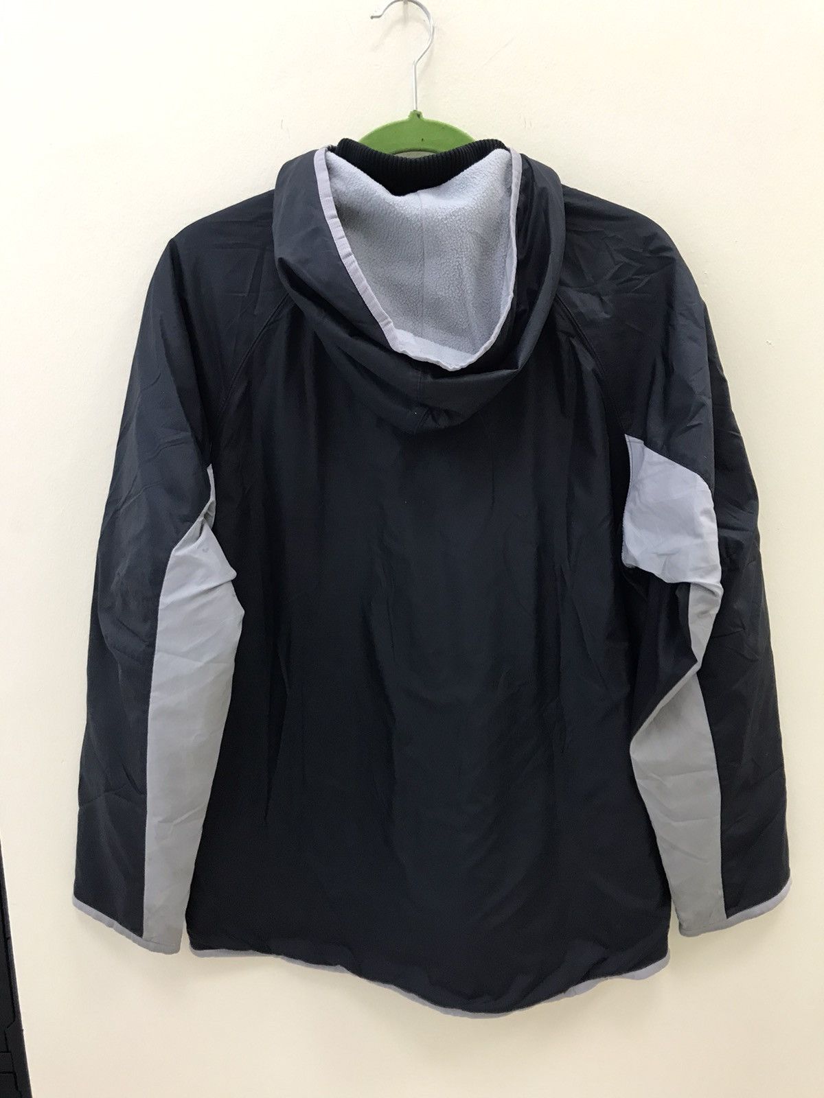Nike Nike Light Hoodie Jacket Size US L / EU 52-54 / 3 - 4 Thumbnail
