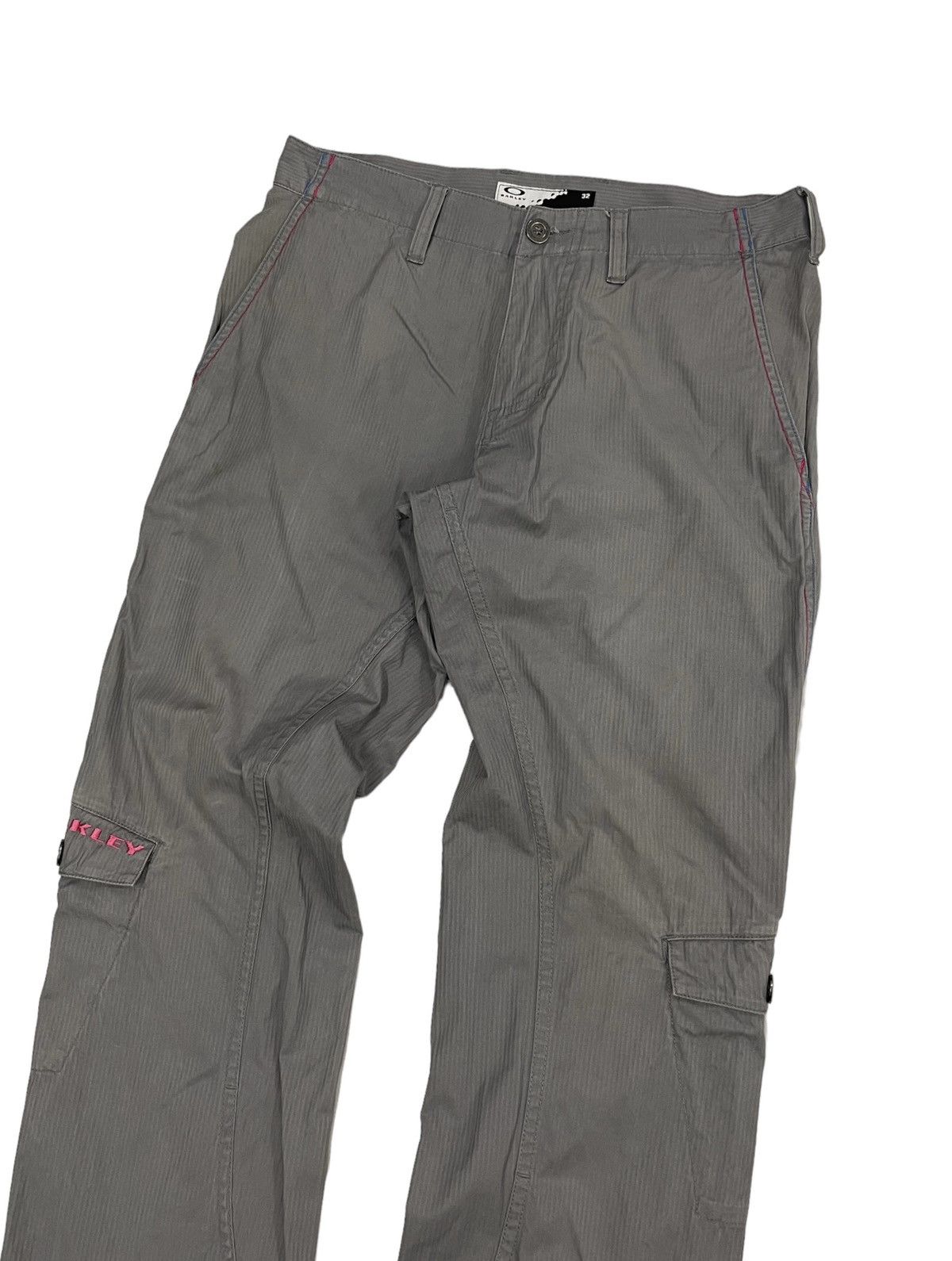 image of Oakley Pants Cargo 7 Pockets Outdoor in Grey, Men's (Size 31)