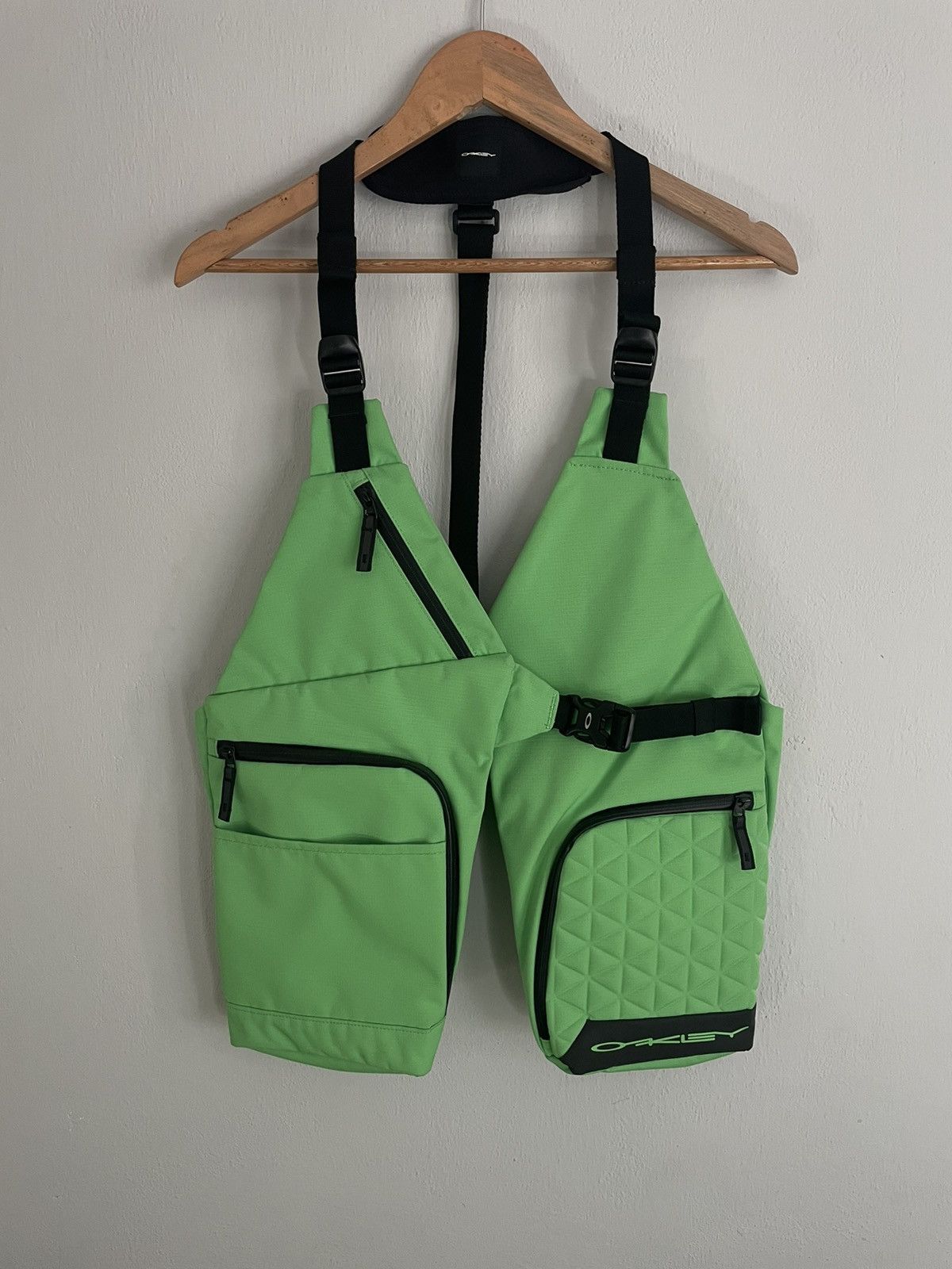 Oakley Oakley Green Body Vest Bag Size ONE SIZE - 1 Thumbnail