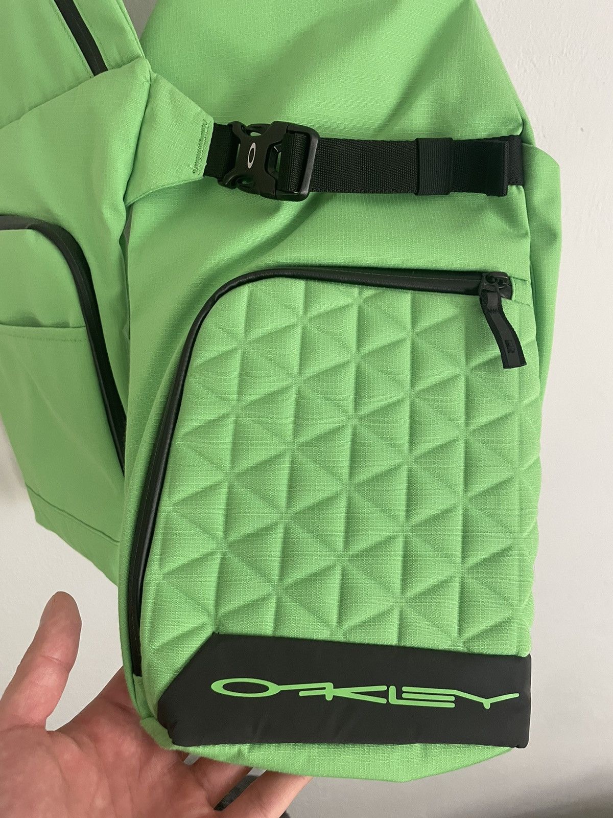 Oakley Oakley Green Body Vest Bag Size ONE SIZE - 3 Thumbnail