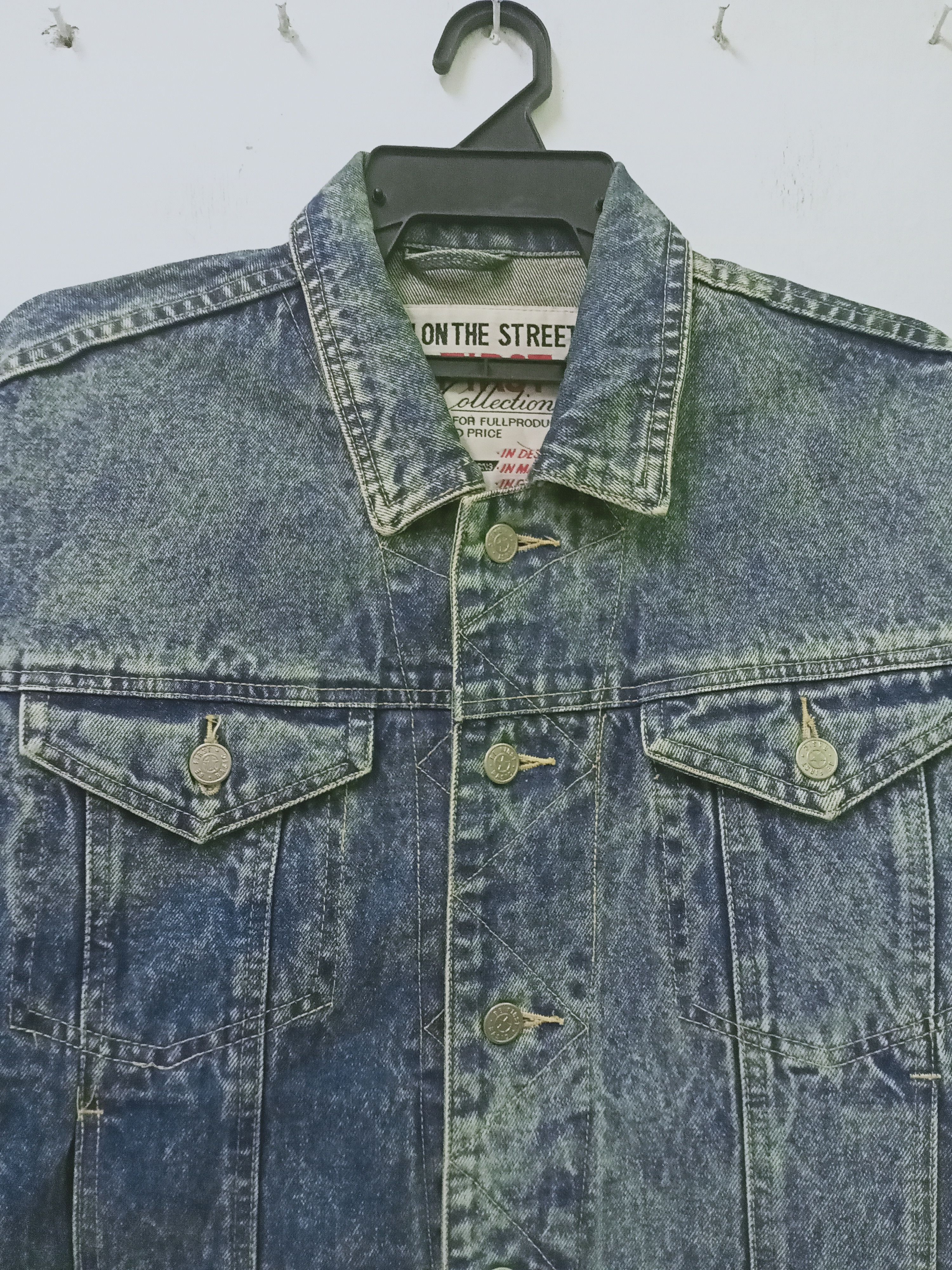 Japanese Brand Vintage Acid Wash Trucker Denim Jeans Jacket Size US L / EU 52-54 / 3 - 2 Thumbnail