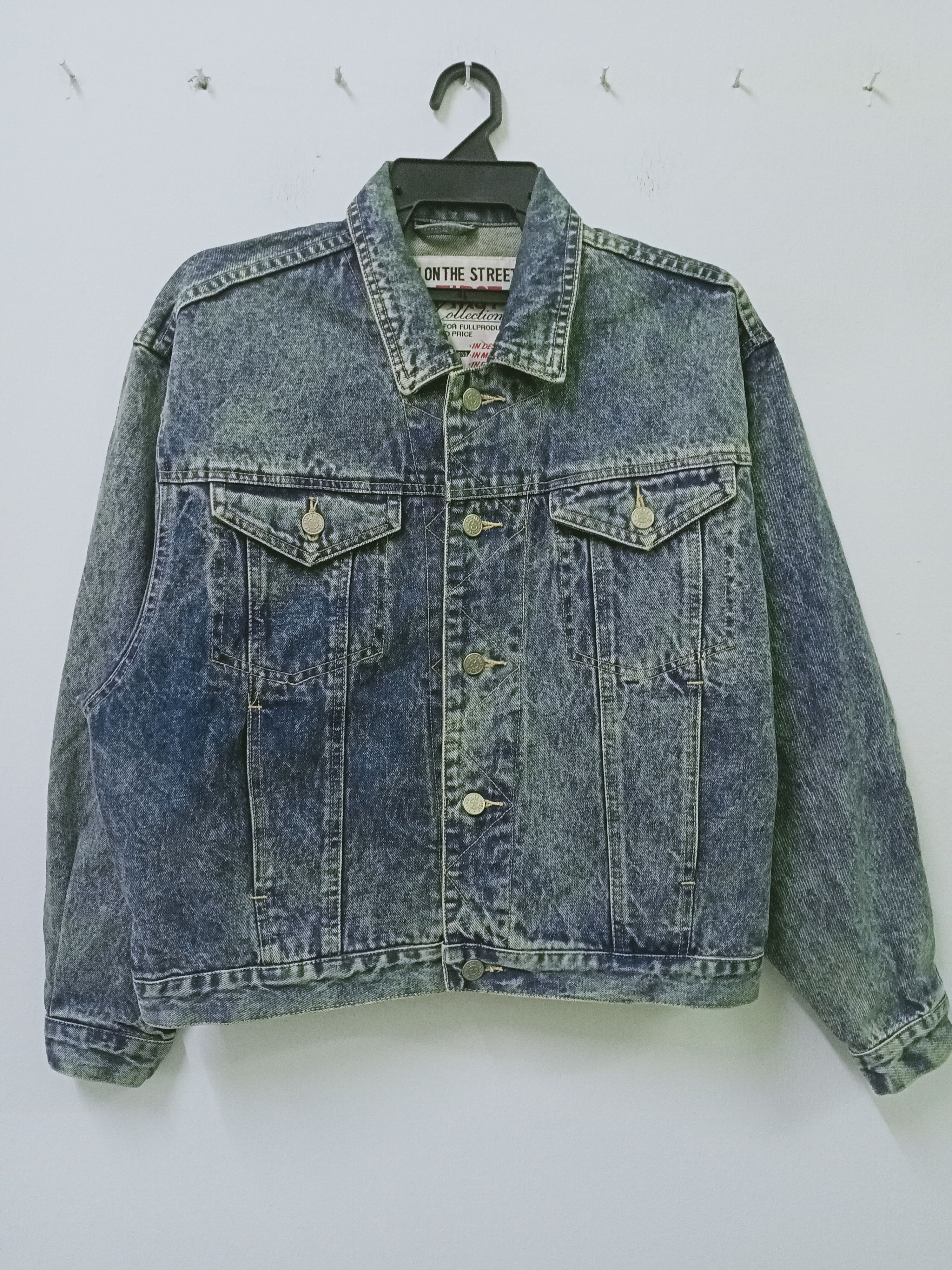 Japanese Brand Vintage Acid Wash Trucker Denim Jeans Jacket Size US L / EU 52-54 / 3 - 1 Thumbnail