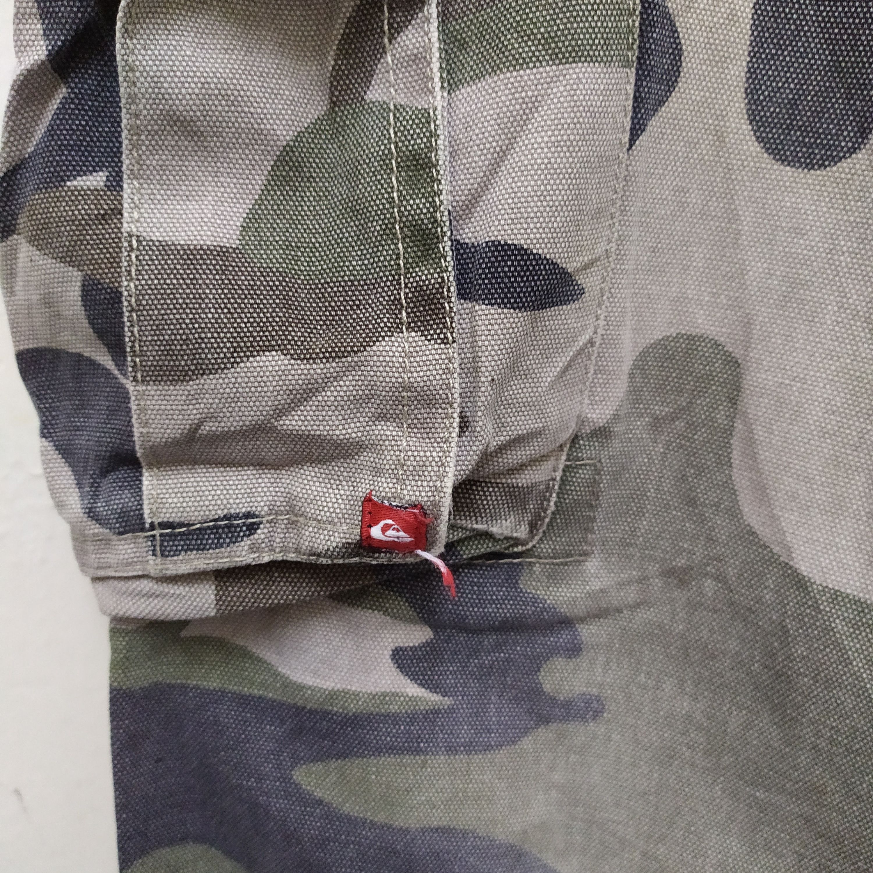 Japanese Brand × Quicksilver Quiksilver Camo Cargo Pants Multipocket Utility Pants Size US 34 / EU 50 - 10 Thumbnail