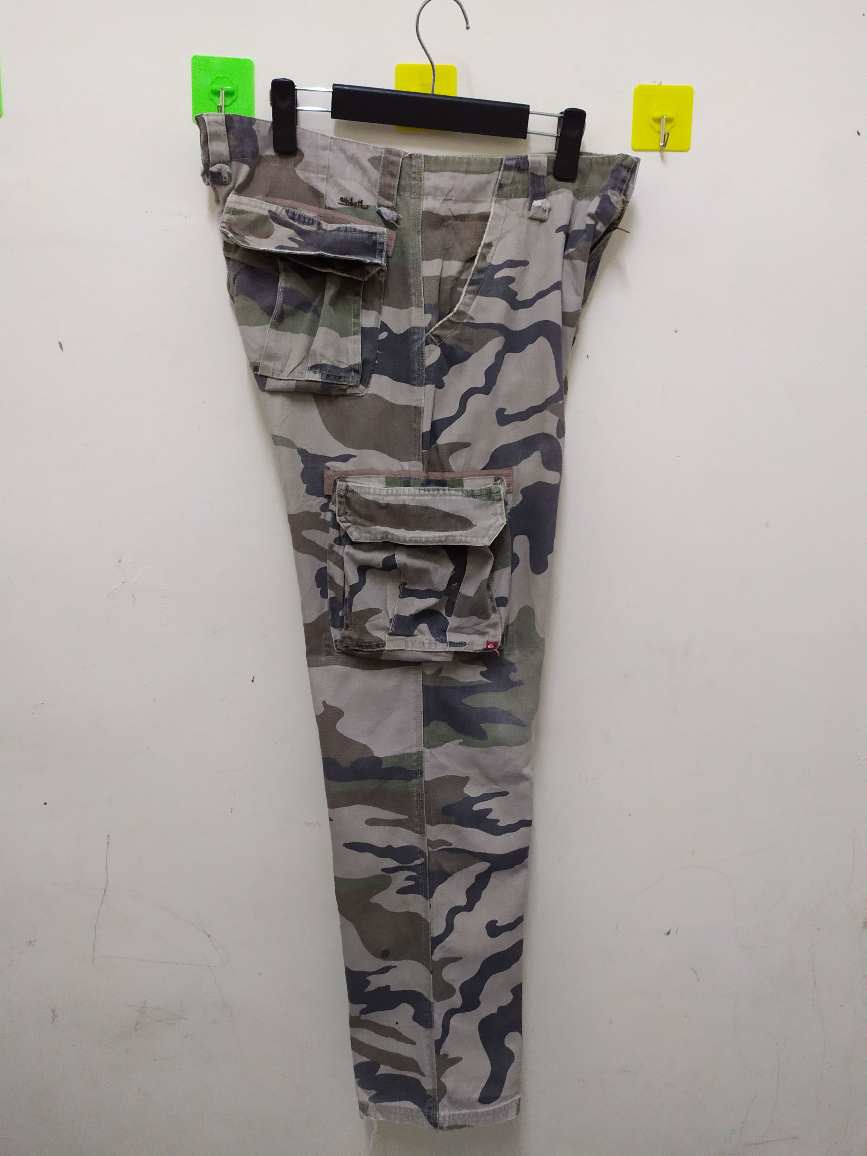 Japanese Brand × Quicksilver Quiksilver Camo Cargo Pants Multipocket Utility Pants Size US 34 / EU 50 - 1 Thumbnail