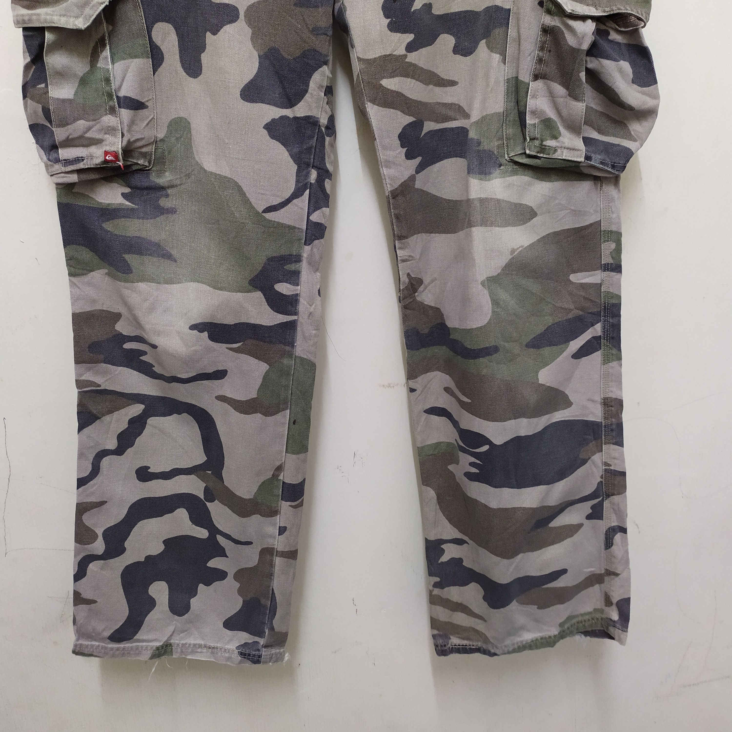 Japanese Brand × Quicksilver Quiksilver Camo Cargo Pants Multipocket Utility Pants Size US 34 / EU 50 - 8 Thumbnail