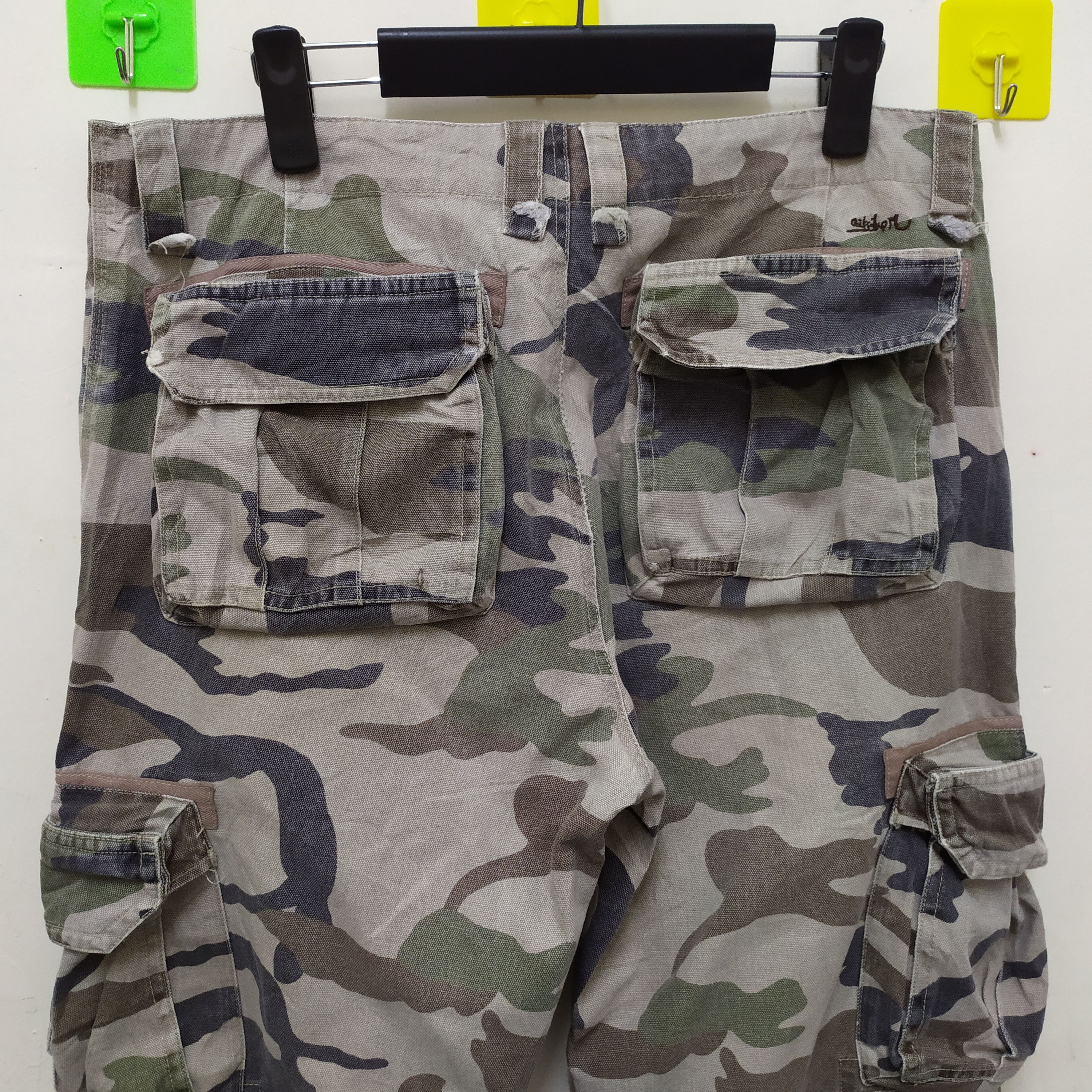 Japanese Brand × Quicksilver Quiksilver Camo Cargo Pants Multipocket Utility Pants Size US 34 / EU 50 - 18 Thumbnail