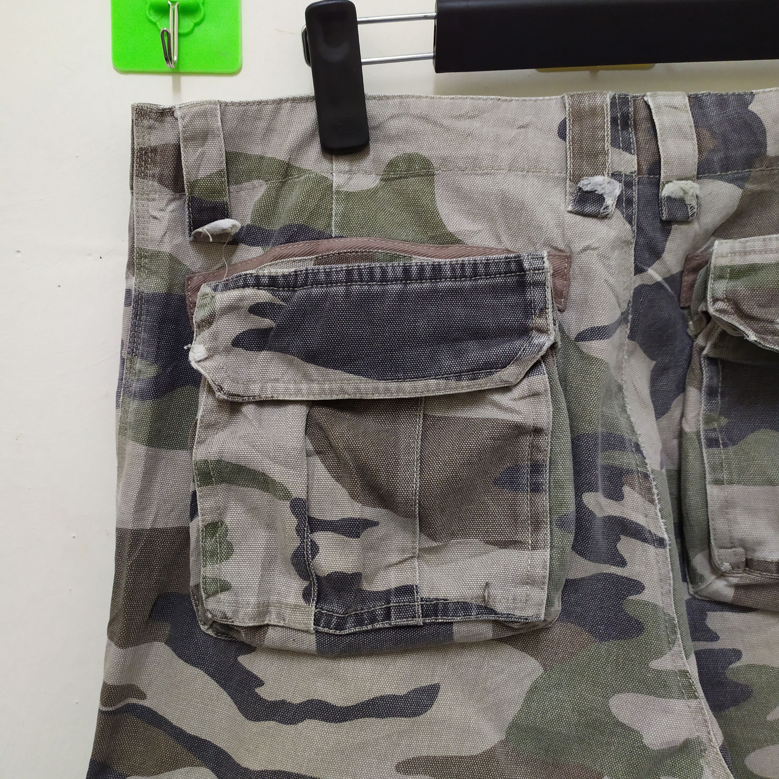Japanese Brand × Quicksilver Quiksilver Camo Cargo Pants Multipocket Utility Pants Size US 34 / EU 50 - 20 Thumbnail