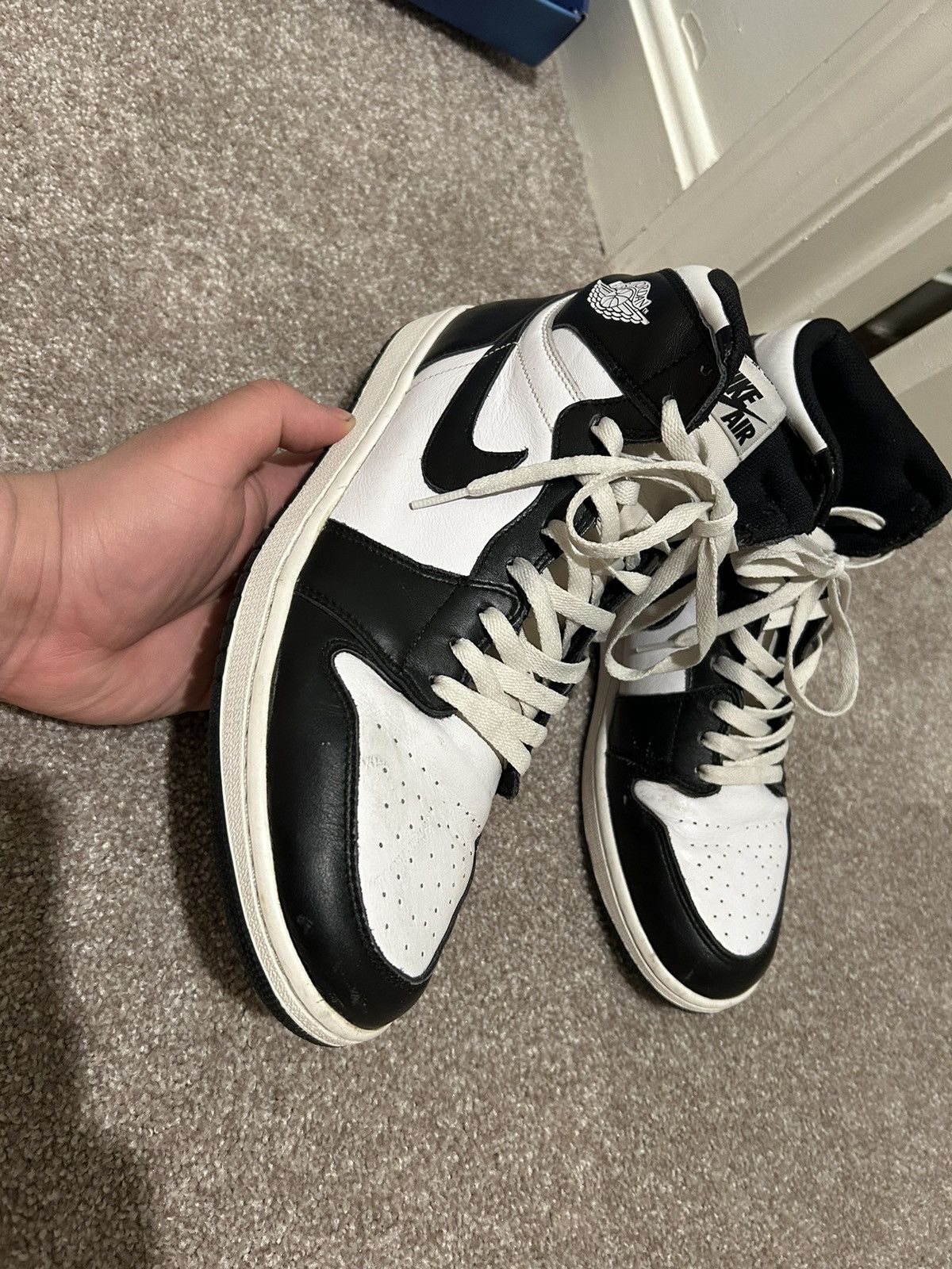 where to buy black and white jordan 1