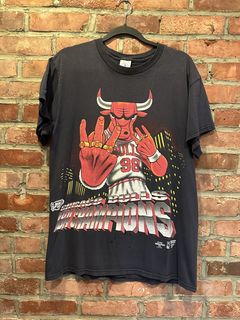 M) Vintage Chicago Bulls 6 Championship Ring T Shirt