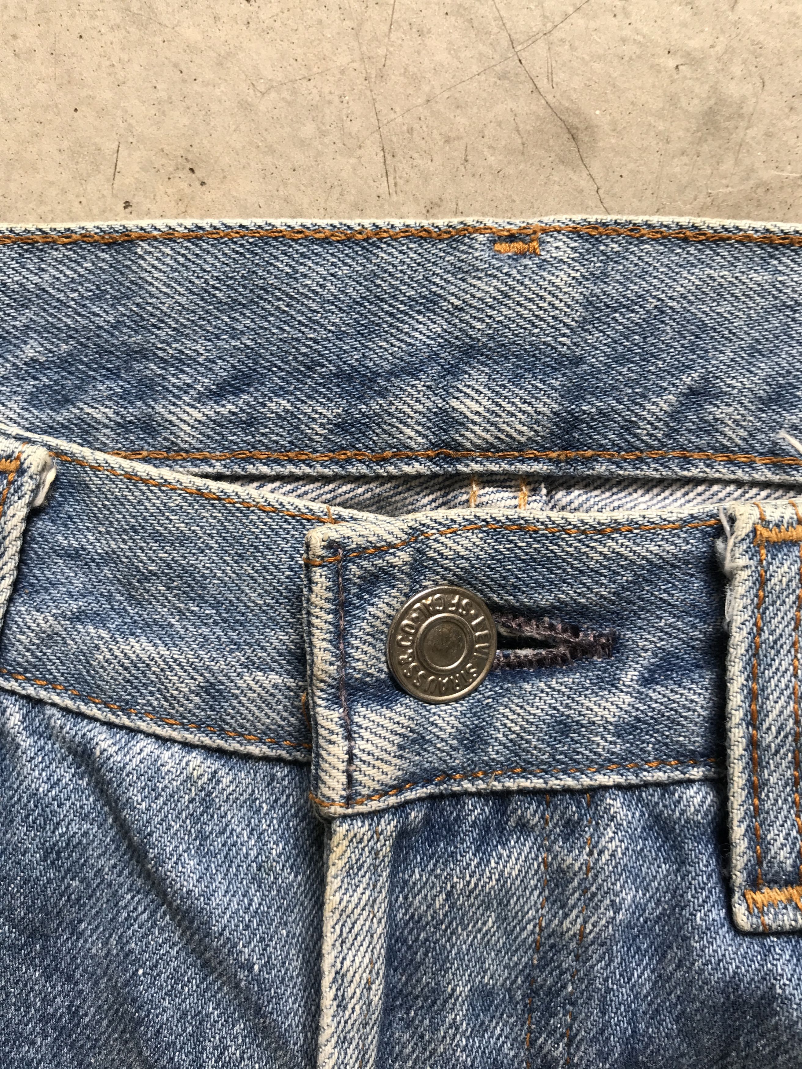 Levi's VLEV67 - Vintage Levis 501xx Light Wash Jeans Size US 28 / EU 44 - 6 Thumbnail