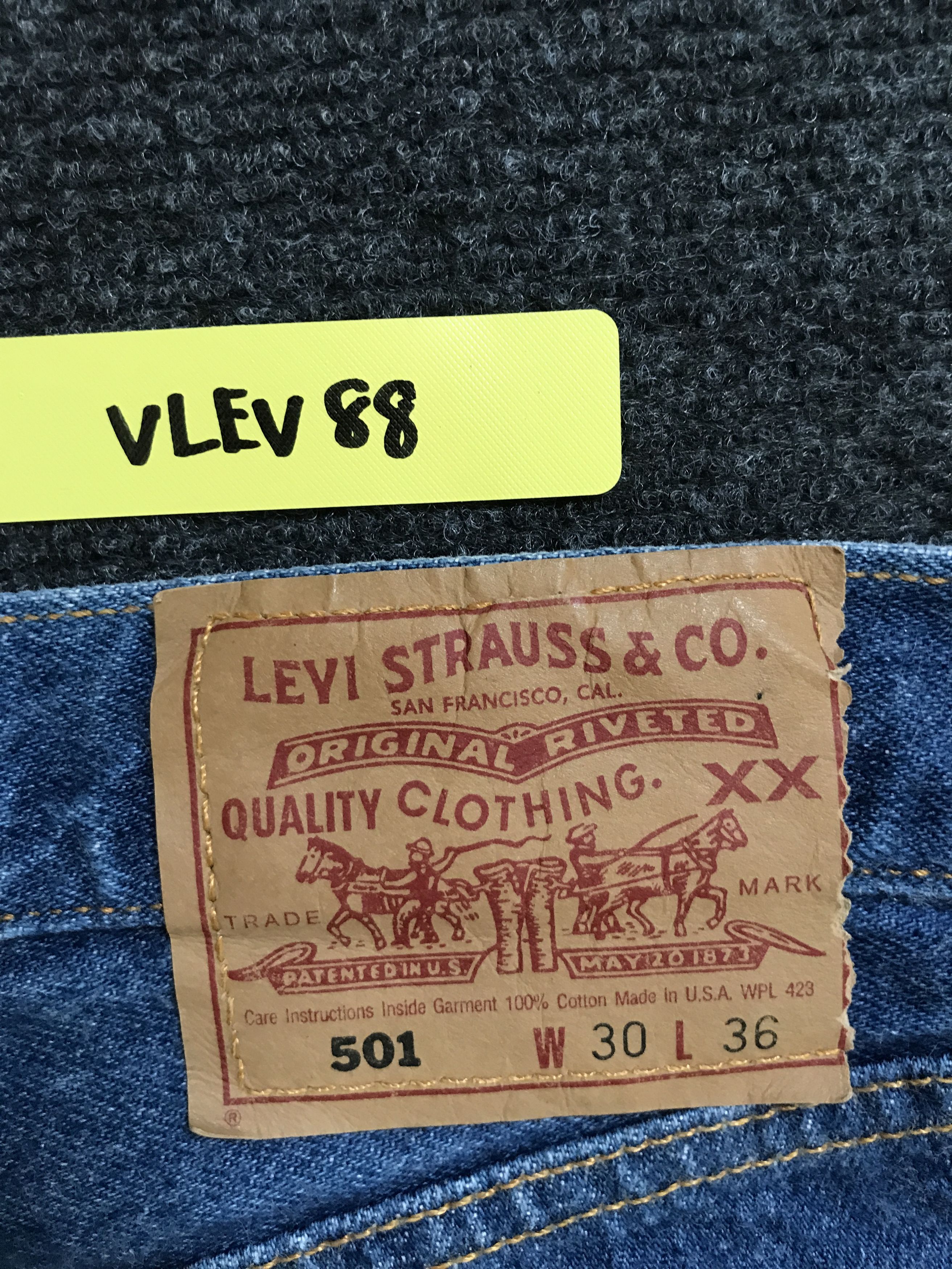 Levi's VLEV88 - Vintage Levis 501 Blue Wash Jeans Size US 27 - 13 Thumbnail