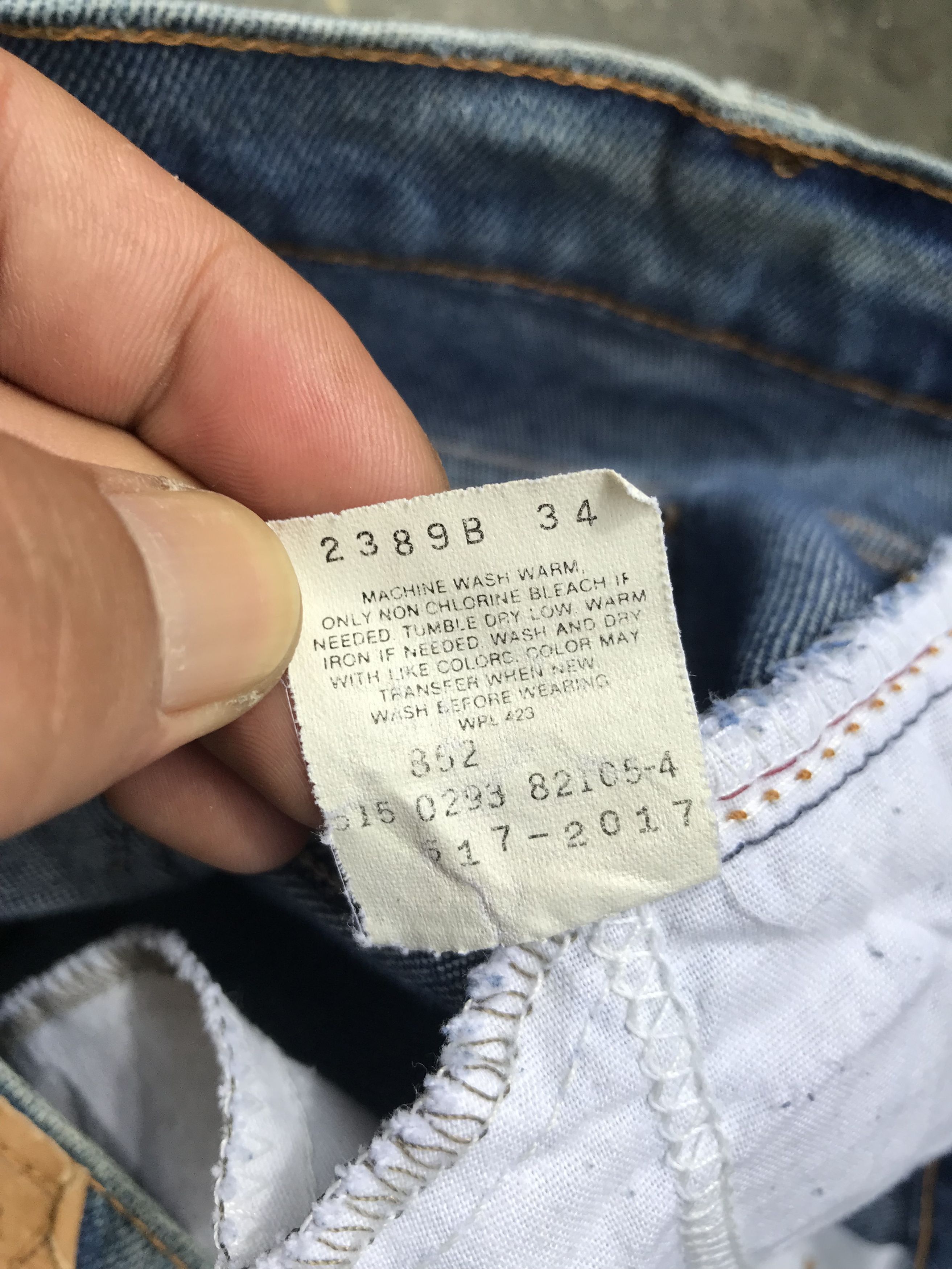 Levi's VLEV57 Vintage Levis 517 Medium Wash Light Distressed Jeans Size US 40 / EU 56 - 18 Thumbnail
