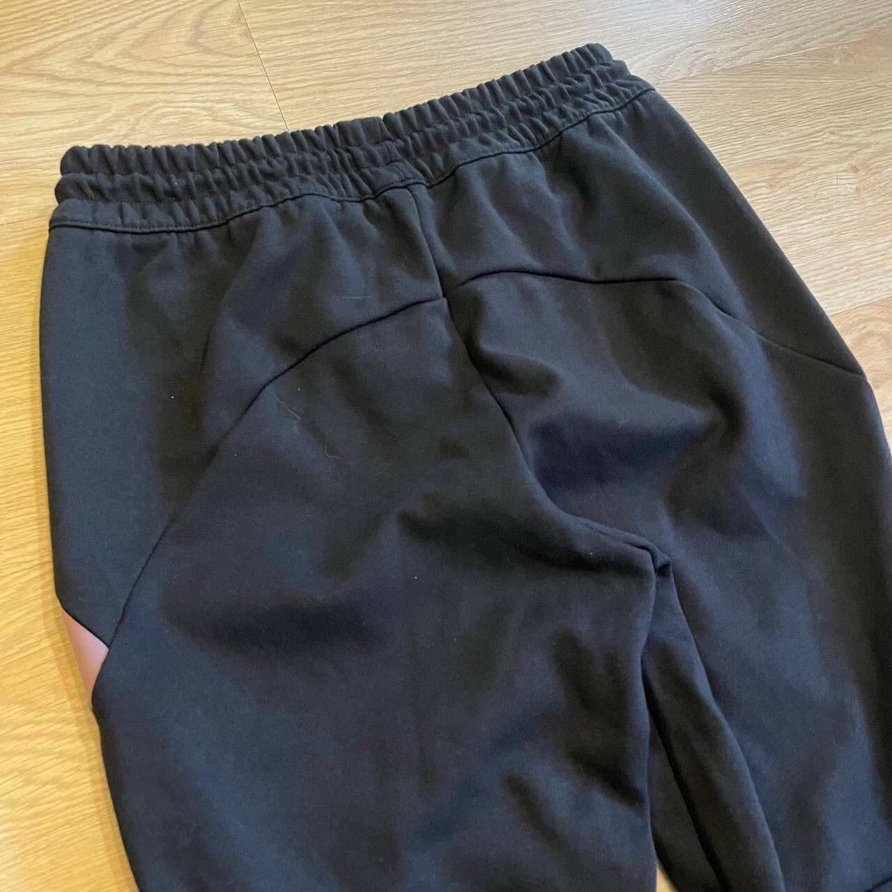 Adidas NWT REAL MADRID ADIDAS 2022/2023 FOOTBALL TRAINING PANTS Size US 30 / EU 46 - 12 Thumbnail