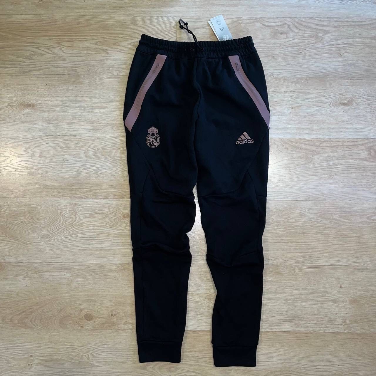 Adidas NWT REAL MADRID ADIDAS 2022/2023 FOOTBALL TRAINING PANTS Size US 30 / EU 46 - 1 Thumbnail