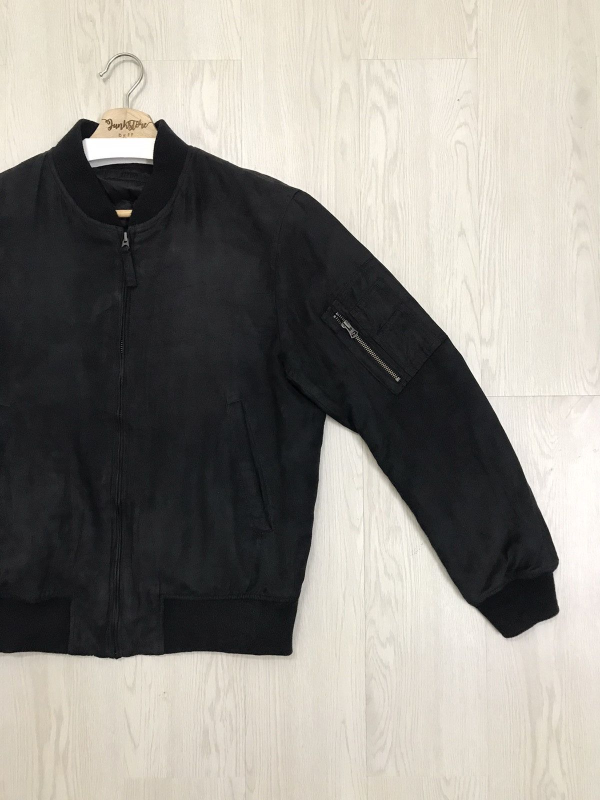 Japanese Brand × Uniqlo Uniqlo Japan Suede Bomber Jacket Air Force Bomber Style Size US M / EU 48-50 / 2 - 4 Thumbnail