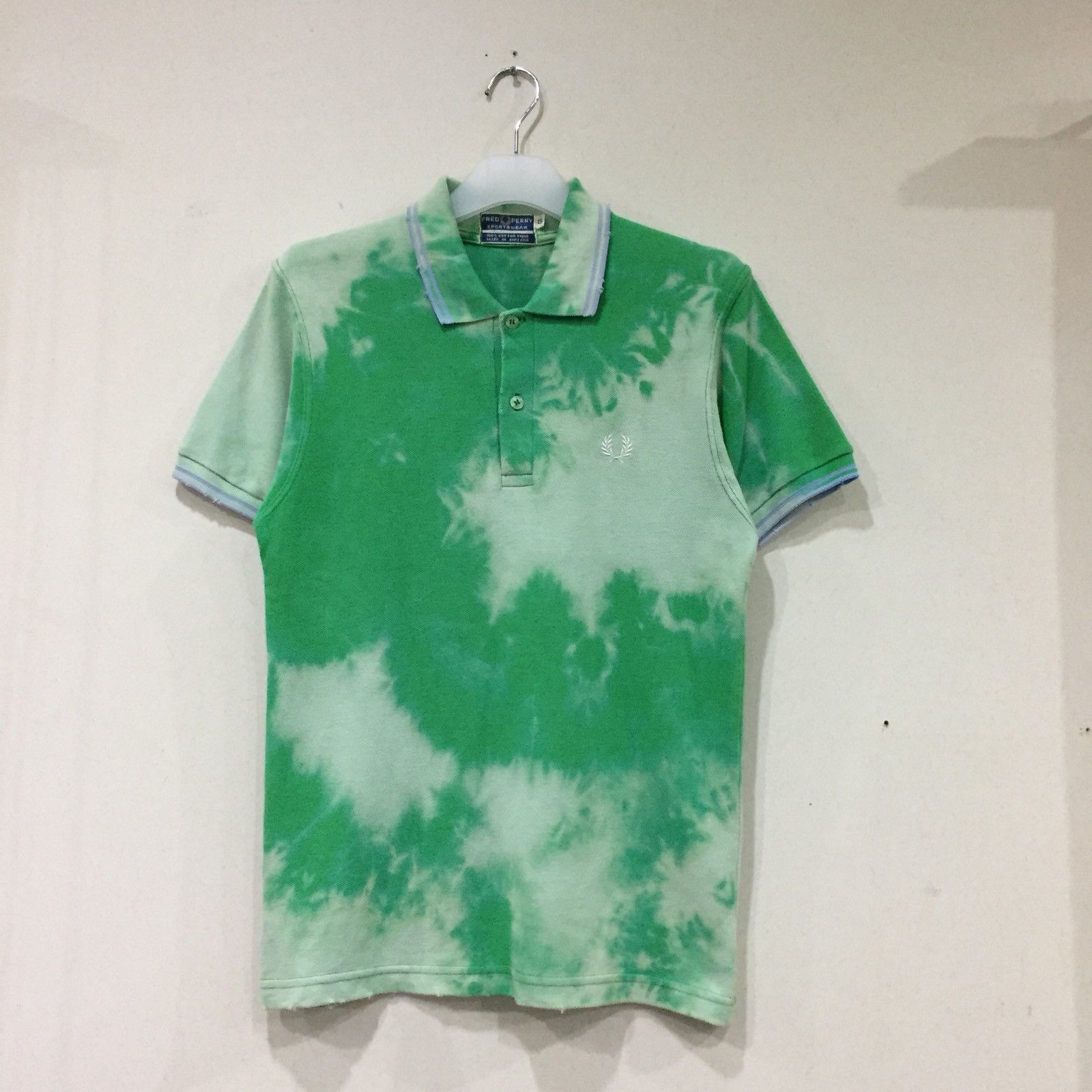 Fred Perry FRED PERRY Polo Shirt Spell Out Small Logo..Acid Wash Size US S / EU 44-46 / 1 - 1 Thumbnail