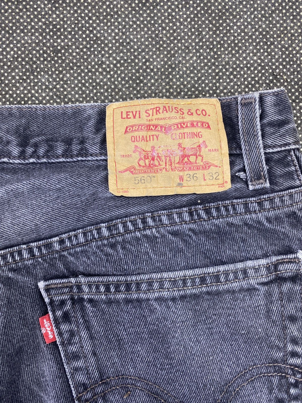 Levi's VINTAGE LEVI'S 560 BLACK JEANS - J525 Size US 36 / EU 52 - 11 Thumbnail