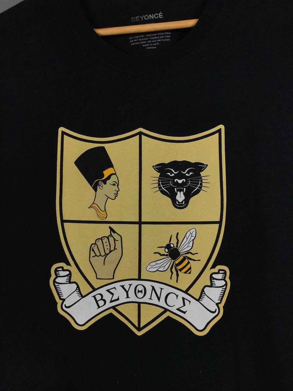 Beyonce Beyoncé vintage band tee center logo Size US L / EU 52-54 / 3 - 3 Thumbnail