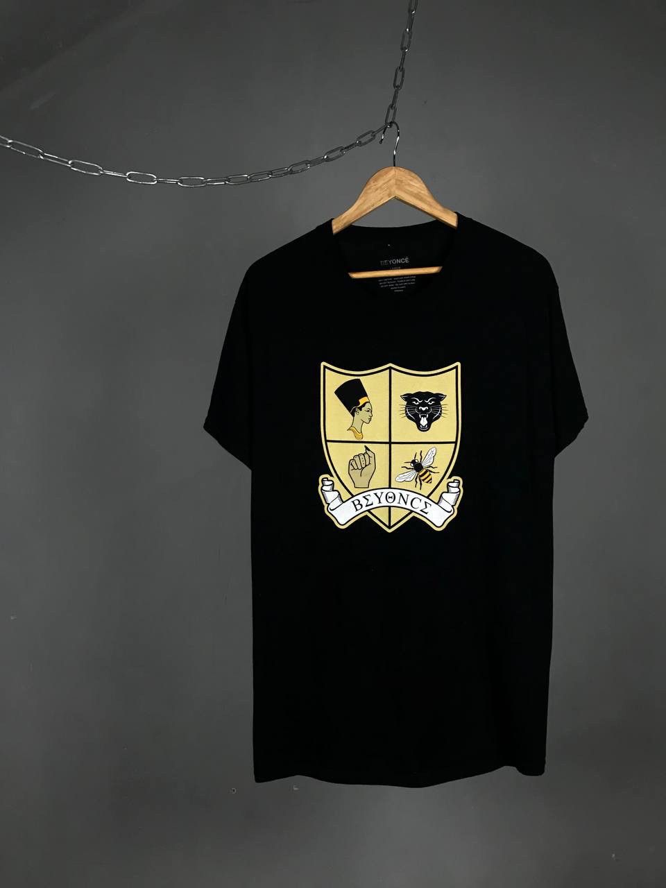 Beyonce Beyoncé vintage band tee center logo Size US L / EU 52-54 / 3 - 1 Thumbnail