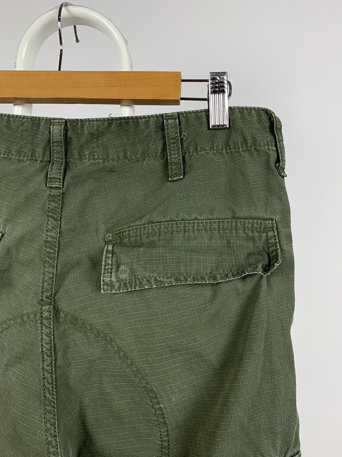Carhartt Vintage Carhartt WIP Regular Cargo Pants Travis Style Size US 31 - 18 Thumbnail