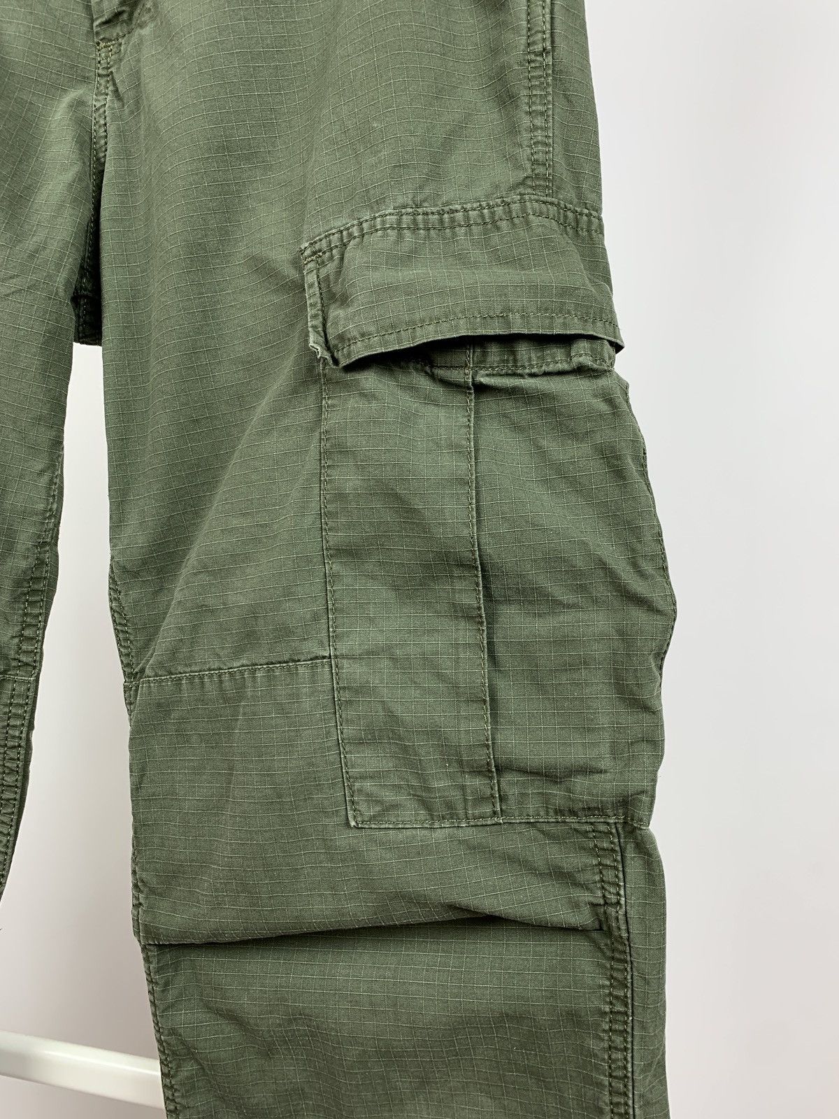 Carhartt Vintage Carhartt WIP Regular Cargo Pants Travis Style Size US 31 - 14 Thumbnail