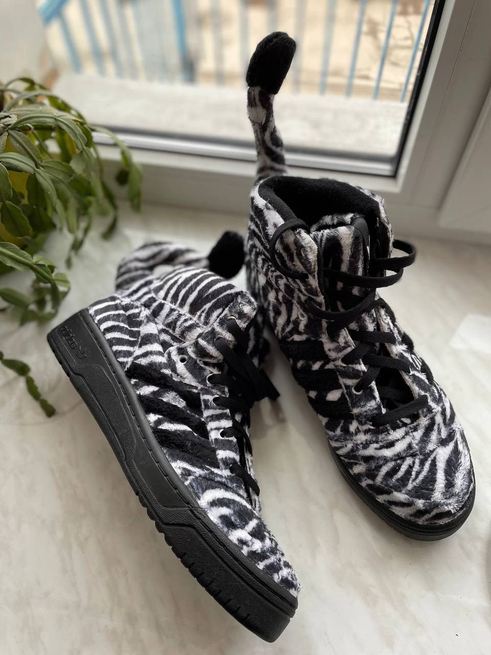 Adidas × Jeremy Scott Adidas x Jeremy Scott Zebra Sneakers Size US 9.5 / EU 42-43 - 1 Thumbnail