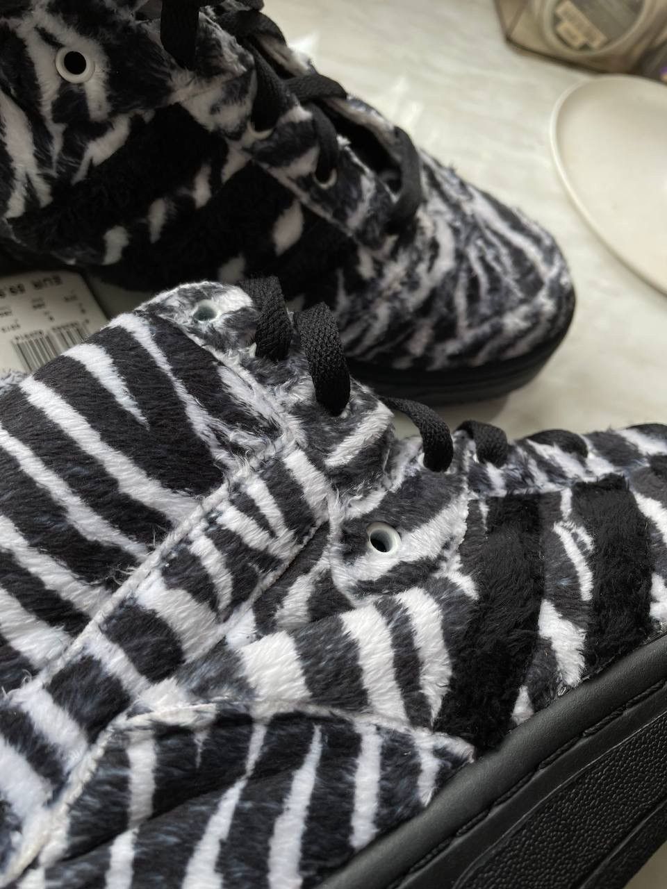 Adidas × Jeremy Scott Adidas x Jeremy Scott Zebra Sneakers Size US 9.5 / EU 42-43 - 6 Thumbnail