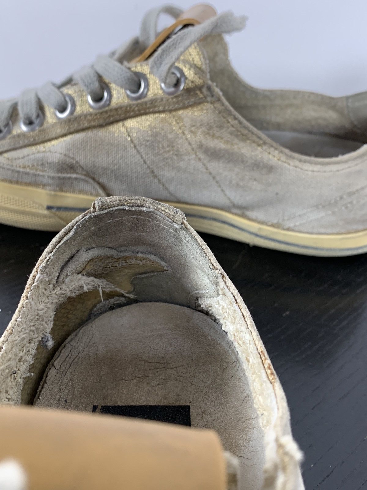 Golden Goose Golden Goose V-Star 2 Distressed Women’s Low Top Sneakers Size US 7 / IT 37 - 21 Thumbnail