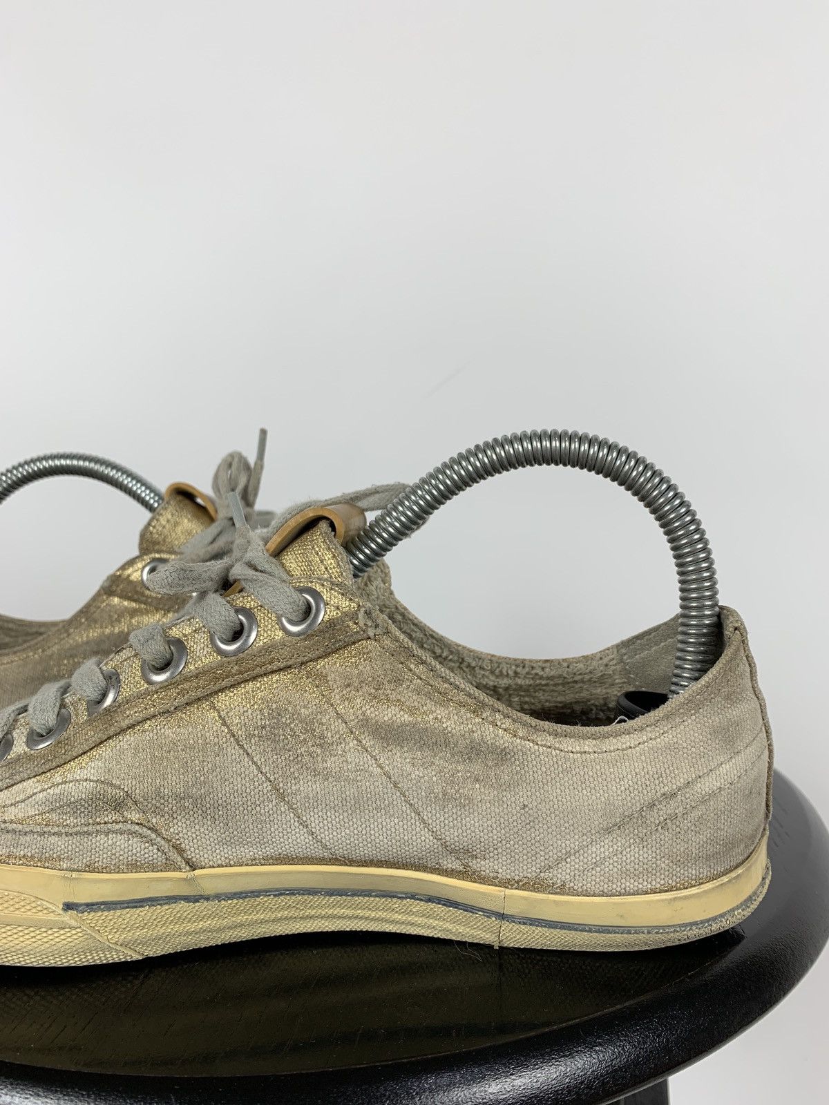 Golden Goose Golden Goose V-Star 2 Distressed Women’s Low Top Sneakers Size US 7 / IT 37 - 14 Thumbnail