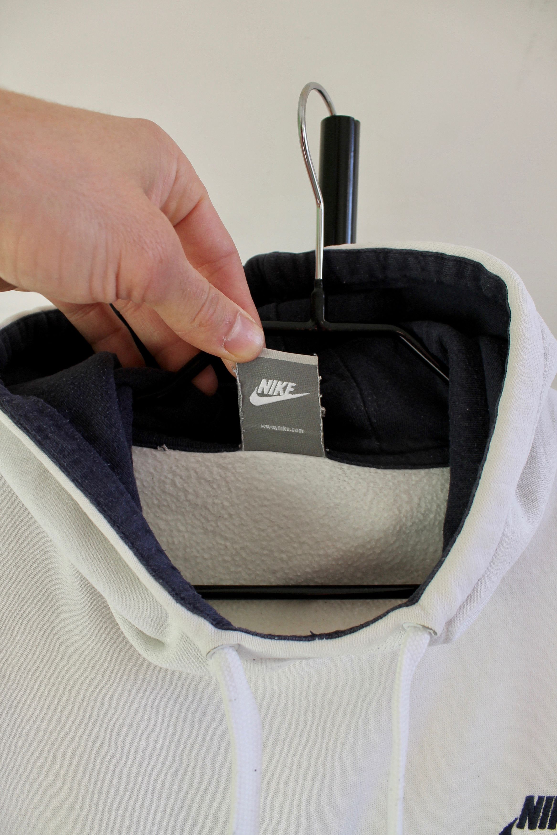 Nike Nike White vintage Hoodie sz M Size US M / EU 48-50 / 2 - 4 Thumbnail