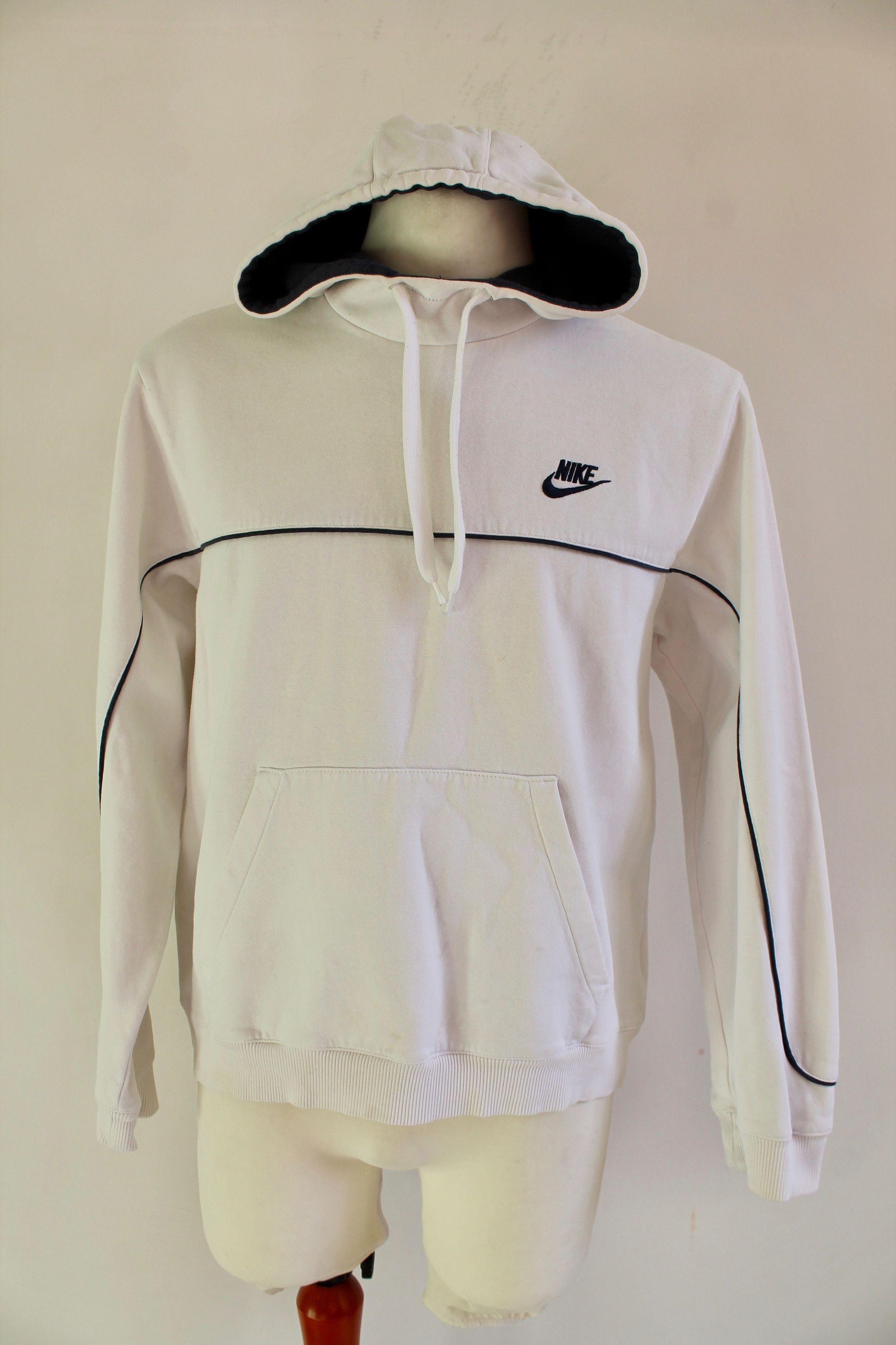 Nike Nike White vintage Hoodie sz M Size US M / EU 48-50 / 2 - 6 Thumbnail