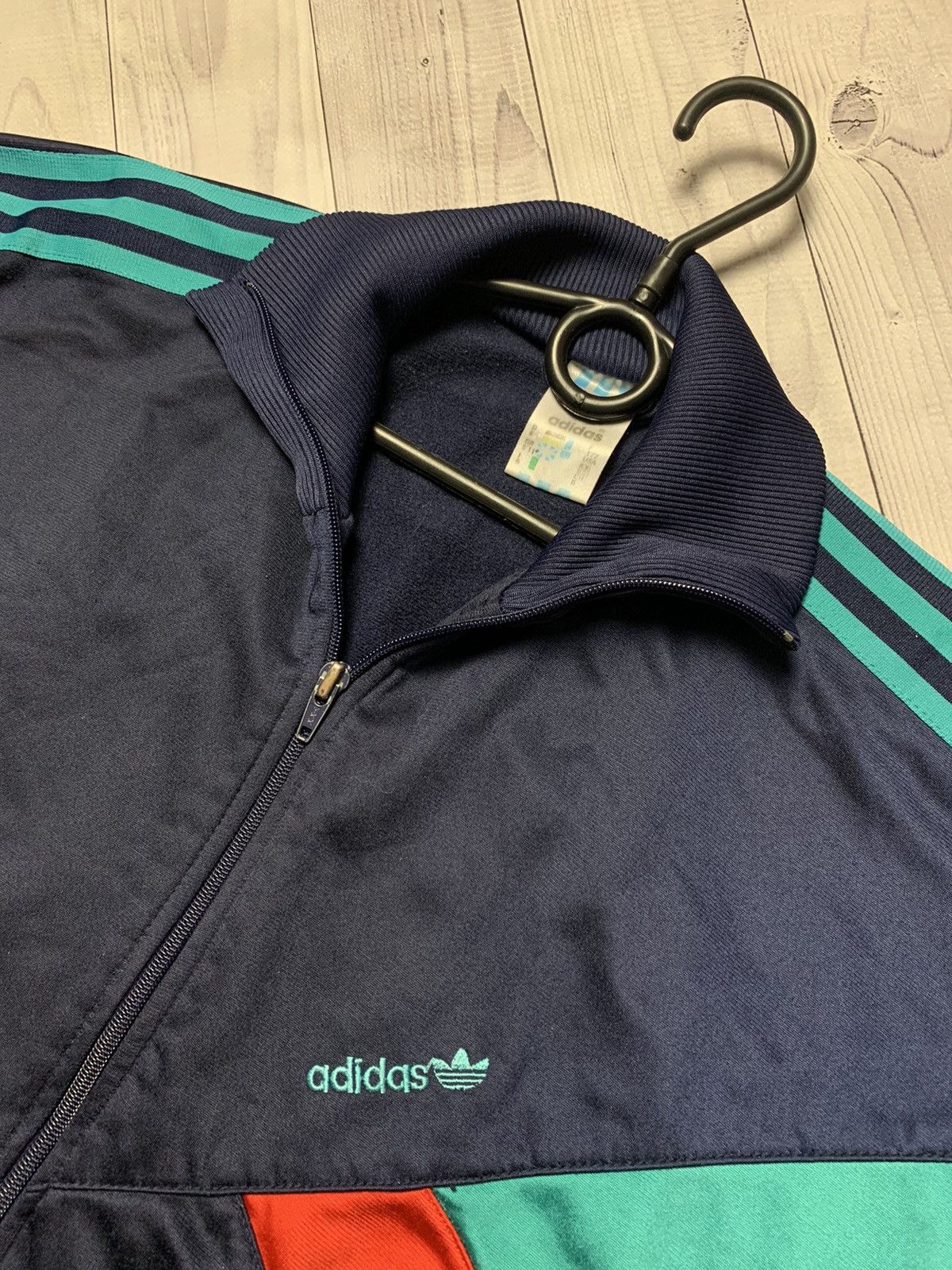 Vintage Vintage adidas track jacket size M rare Size US M / EU 48-50 / 2 - 6 Thumbnail