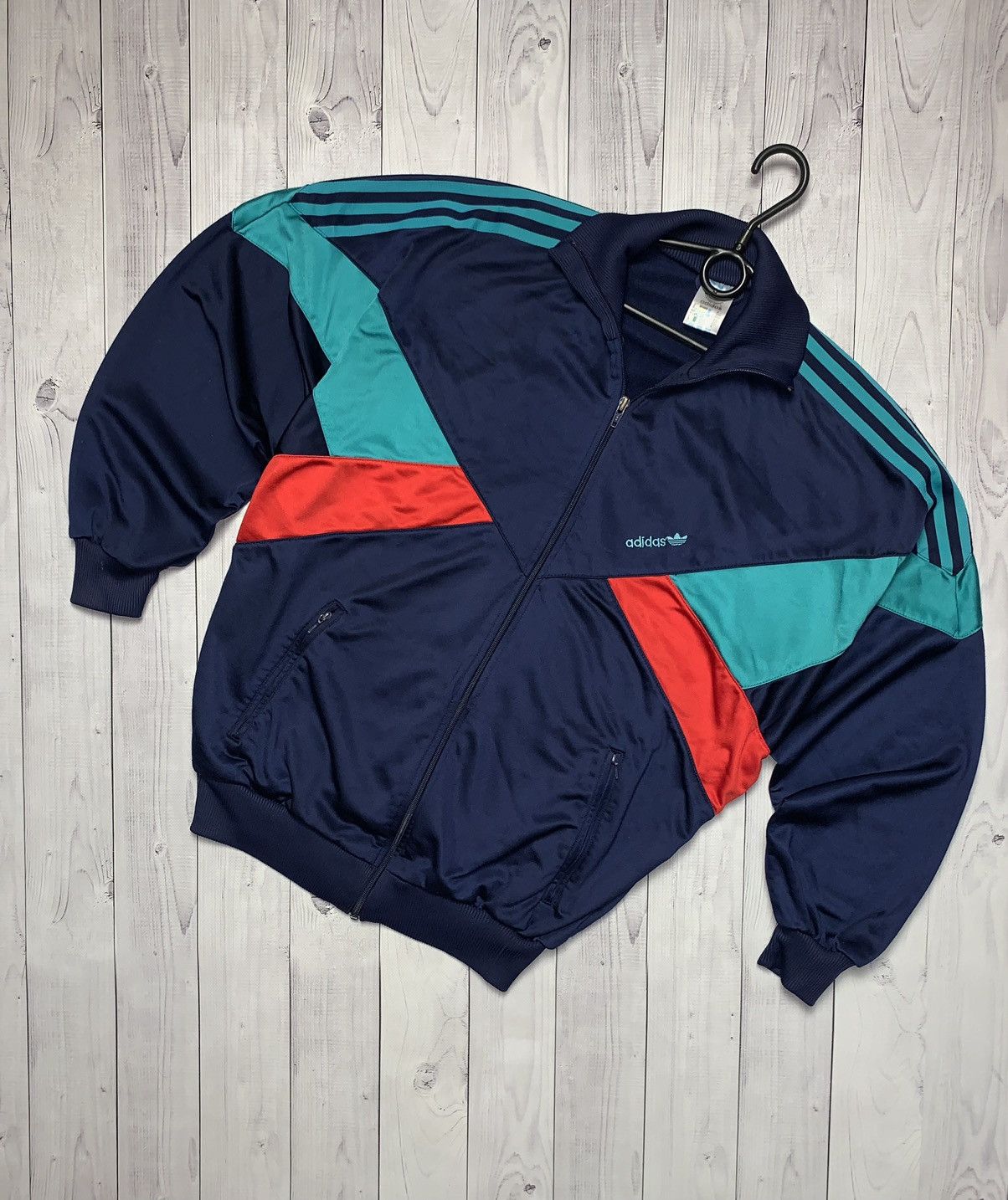 Vintage Vintage adidas track jacket size M rare Size US M / EU 48-50 / 2 - 1 Thumbnail