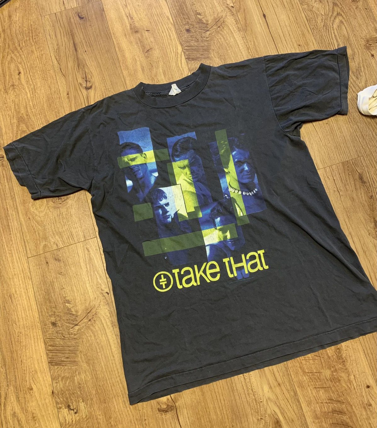 Band Tees 1993 Take That Tour Vintage t-shirt Size US L / EU 52-54 / 3 - 1 Thumbnail